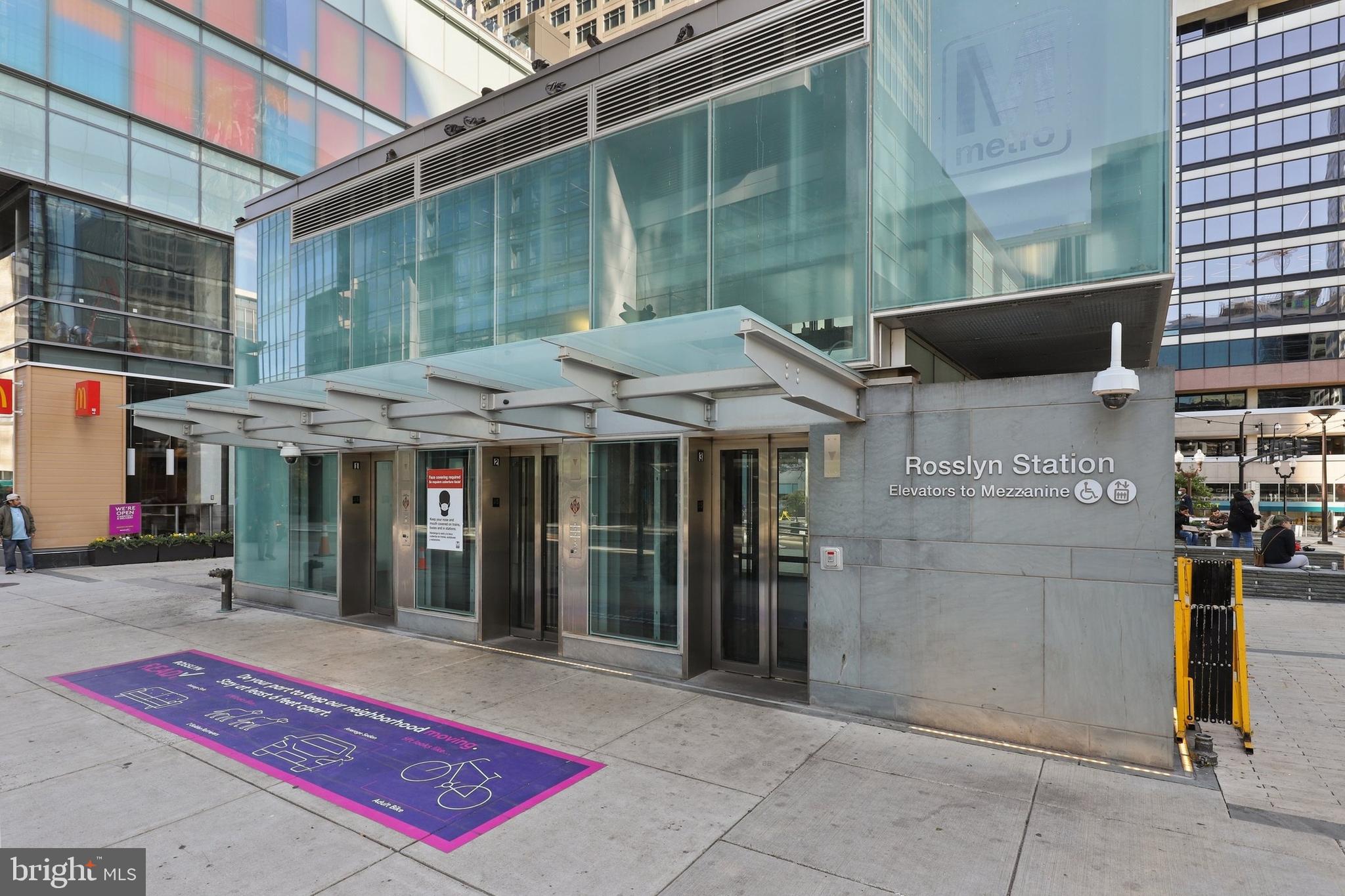 COLONIAL VILLAGE - Residential