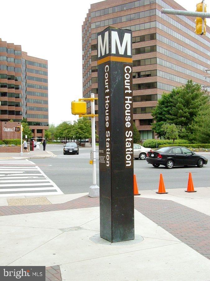 COLONIAL VILLAGE - Residential