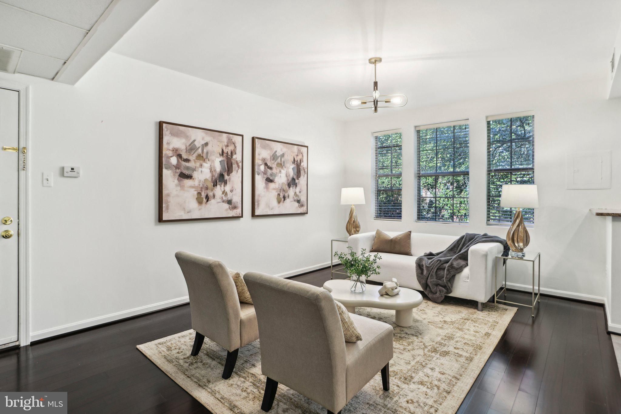 COLONIAL VILLAGE - Residential