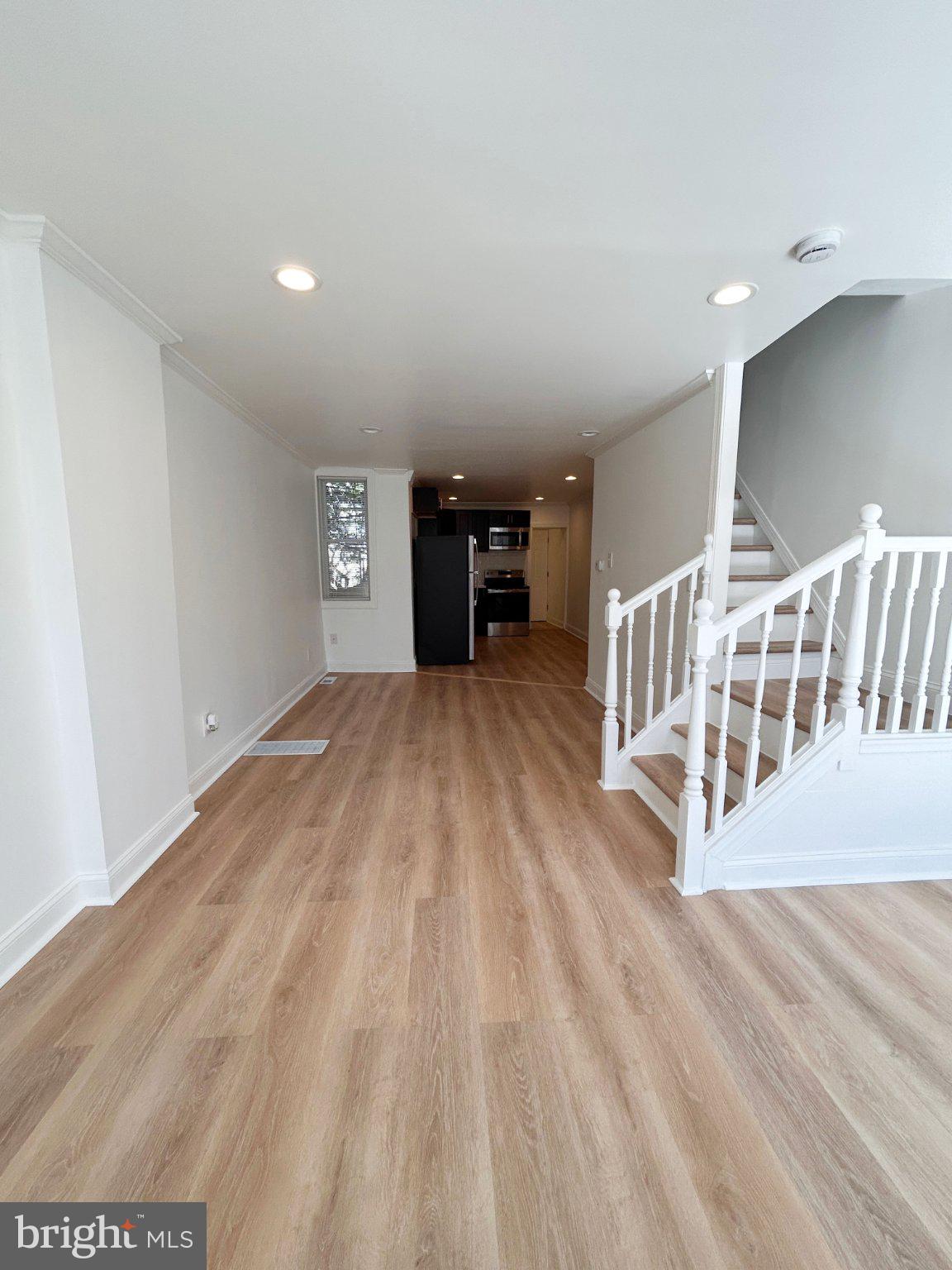 275 W WELLENS STREET