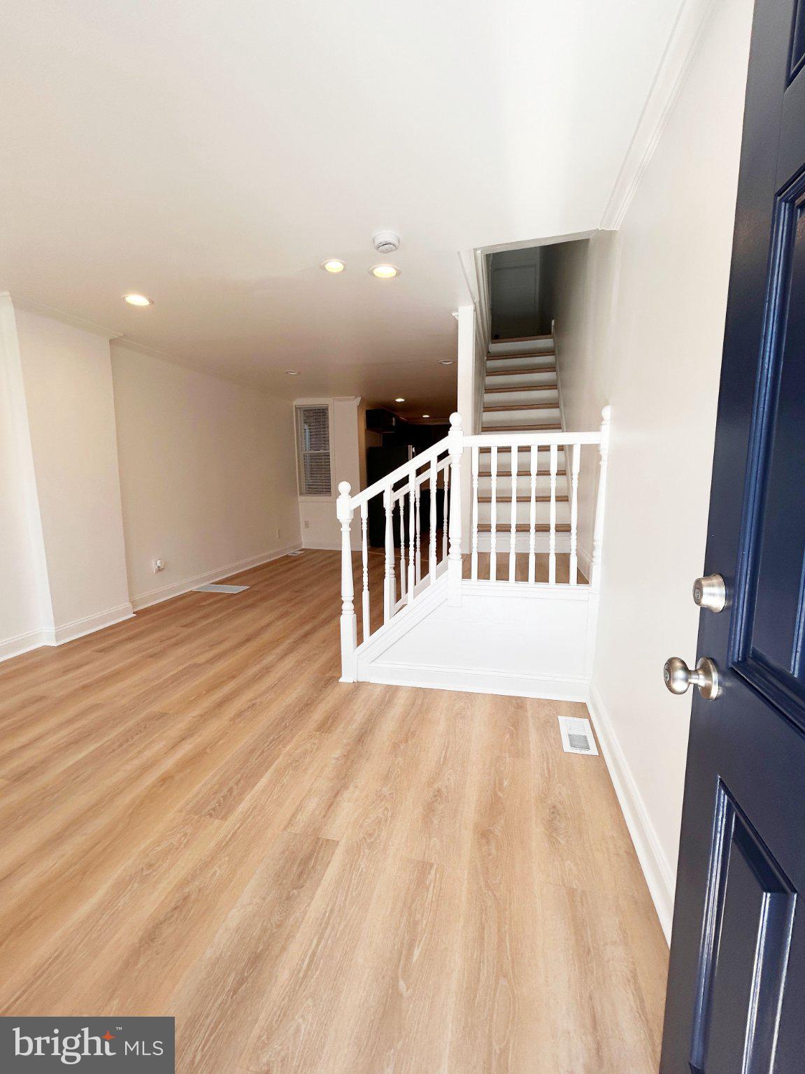 275 W WELLENS STREET
