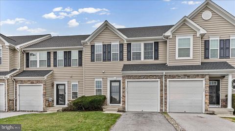 Townhouse For Sale - 194 Tulsk Road<br/> Chester County, AVONDALE, PA 19311