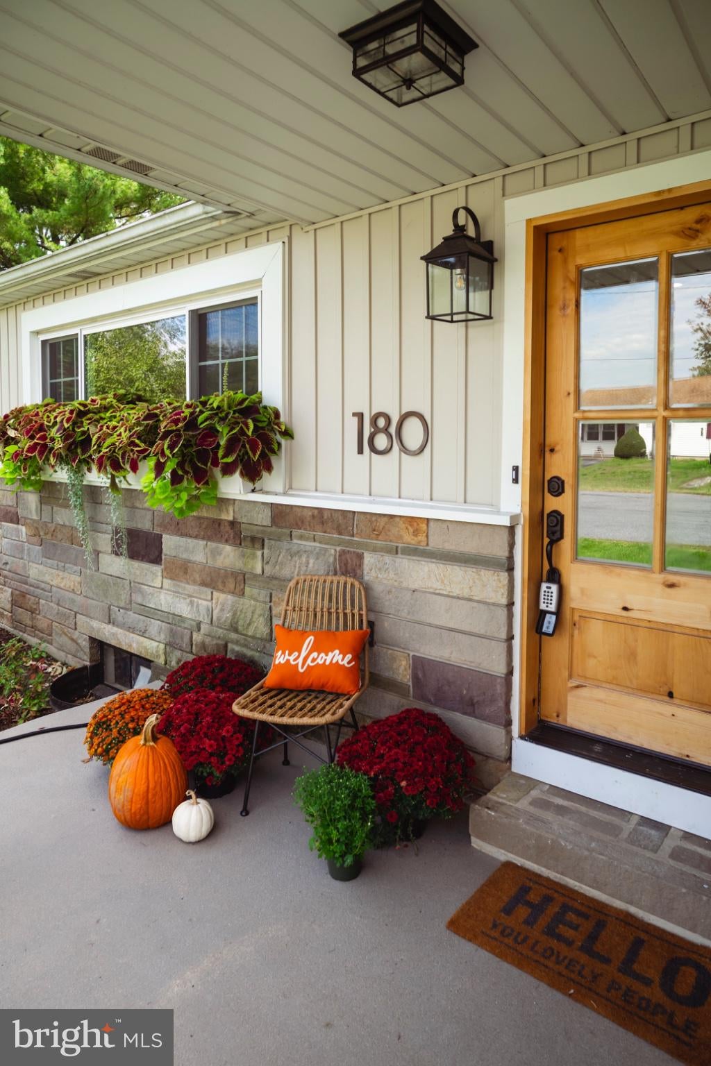 180 W CAREN DRIVE