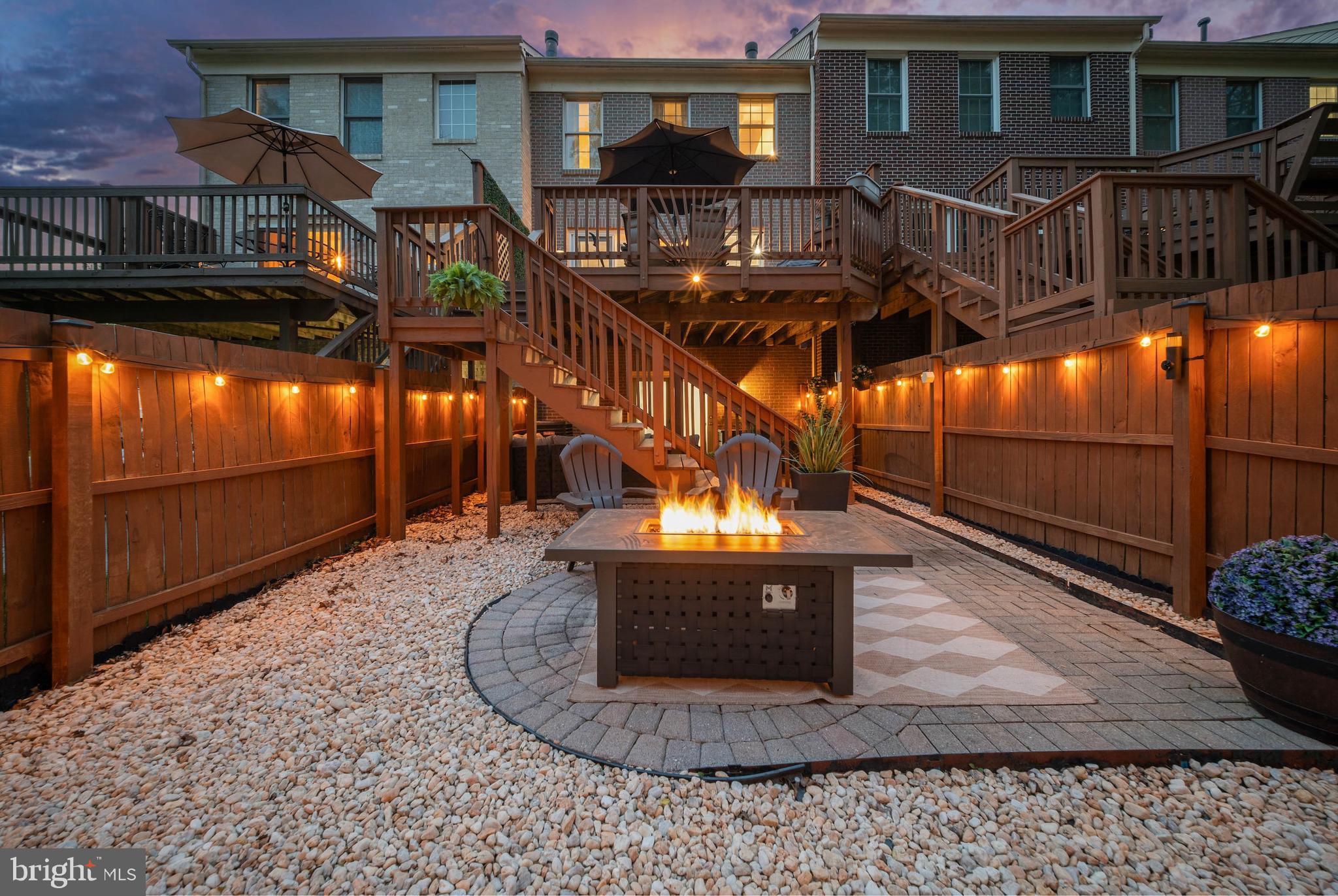 HUNTINGTON MANOR - Residential