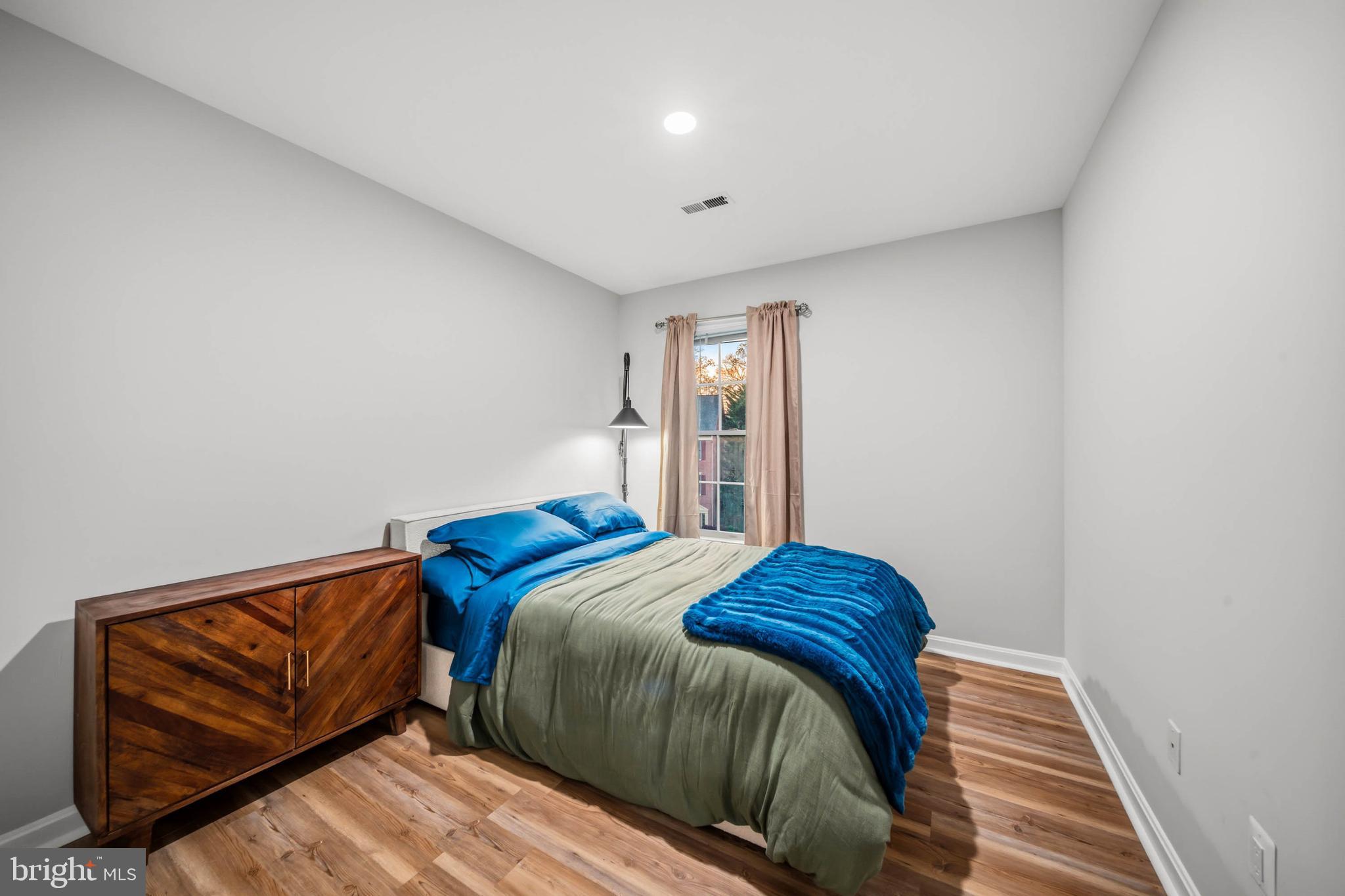 HUNTINGTON MANOR - Residential