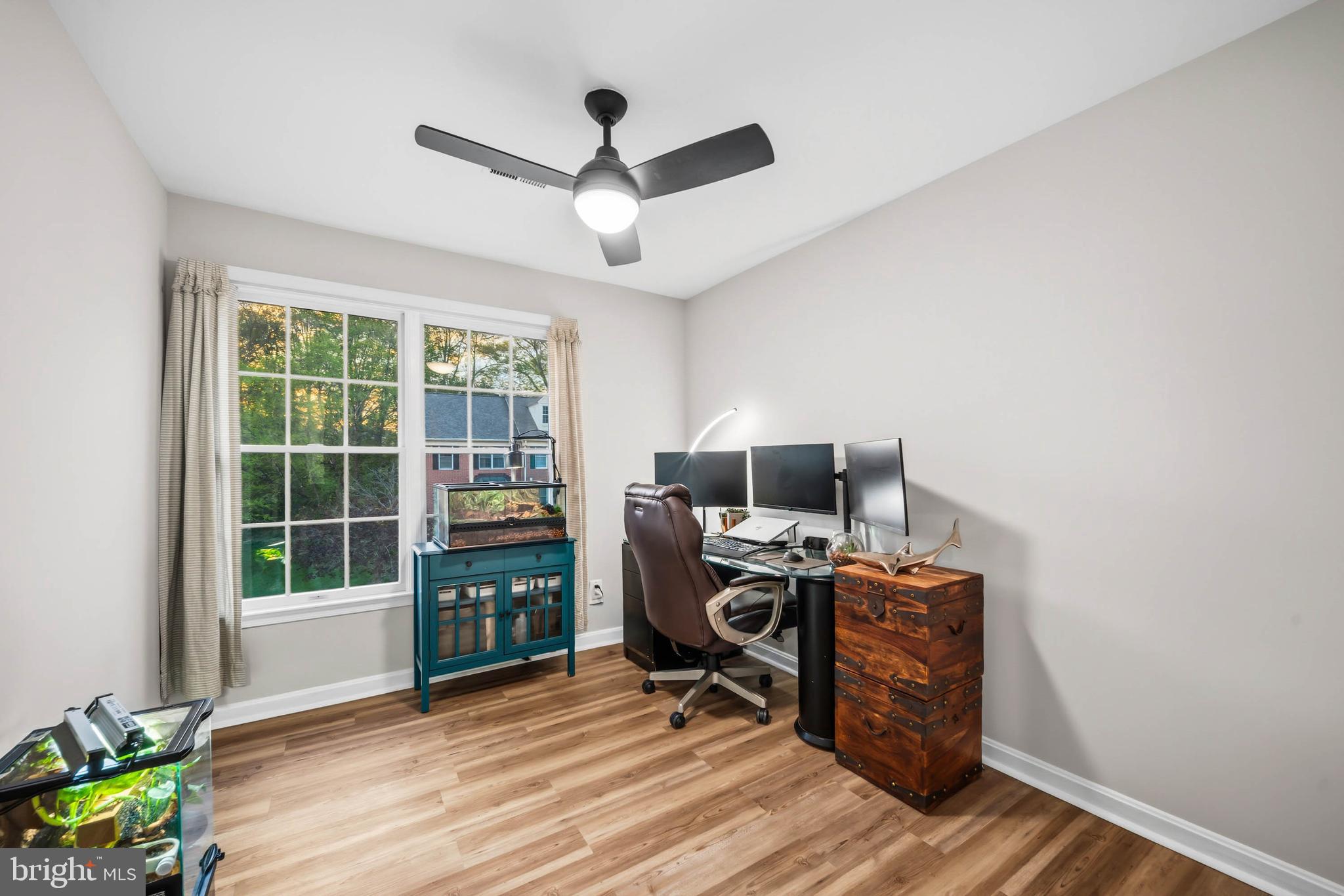 HUNTINGTON MANOR - Residential