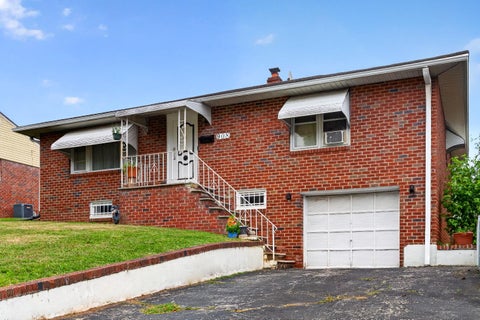 Homes For Sale - 908 New Hope Street<br/> Montgomery County, NORRISTOWN, PA 19401