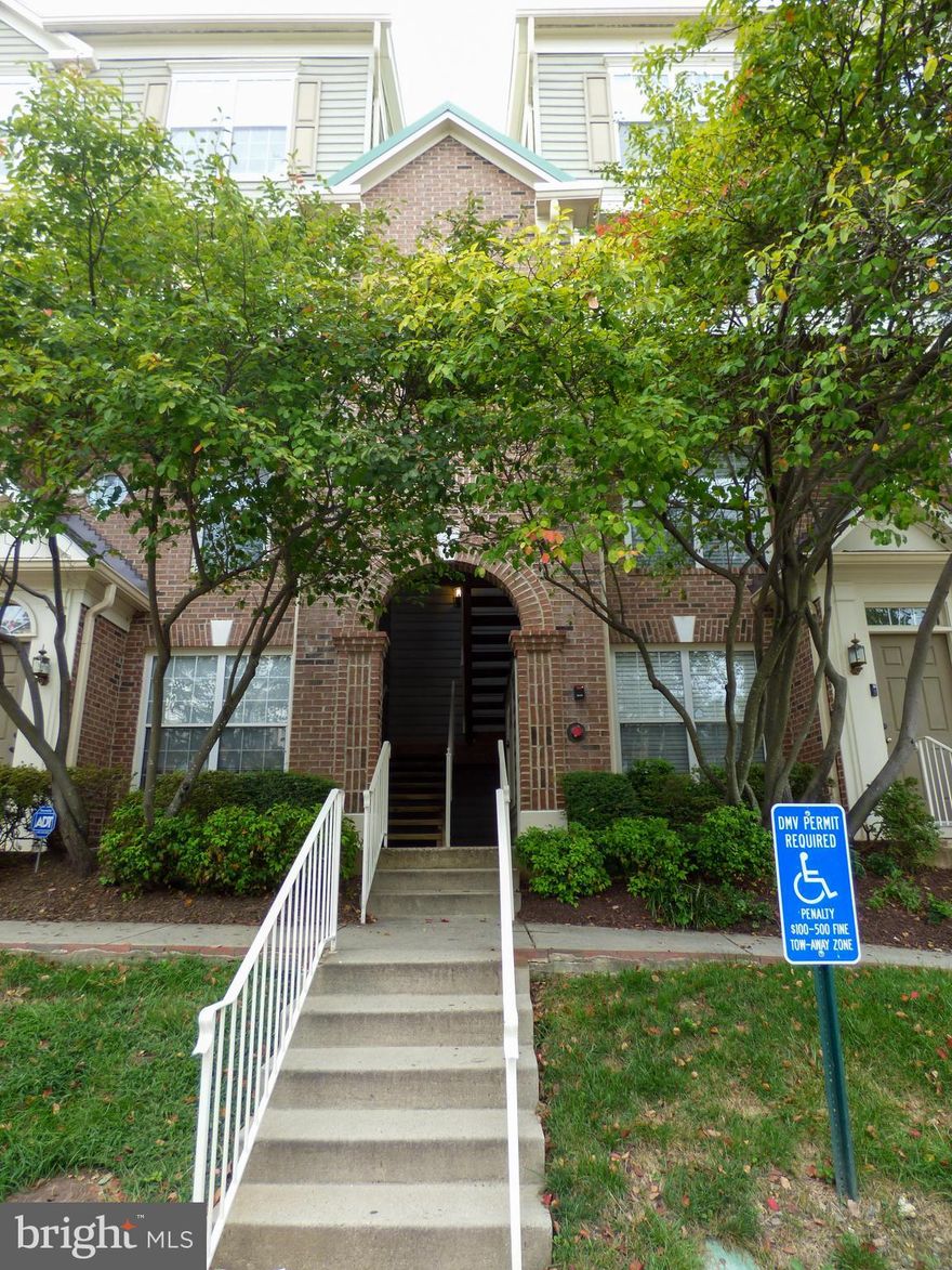 PRIME LOCATION in Fairfax City!!*** 2 LEVEL Top Floor CONDO in the Heart of Fairfax City*** 2 PRIMARY BEDROOMS w/ TRAY CEILINGS & HARDWOOD FLOORS W/ their own Private EN-SUITE BATH*** Kitchen w/ GRANITE Counters & STAINLESS STEEL Appliances***Main Level w/ Cozy FIREPLACE, Carpet/Hardwood Floor Combo & Separate DINING AREA***BALCONY*** Extra details include Crown Molding & Wainscoting***The Condo is Bathed in Light from LARGE WINDOWS Throughout! Easily Accessible to the CUE Bus System, with several stops just steps away!! The Vienna/Fairfax-GMU Metro Station is only 3.5 miles away***Convenient to The Beltway/495, Rt. 66, & 123! Cats only, Must see!