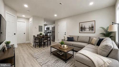 1615 28TH PLACE SE