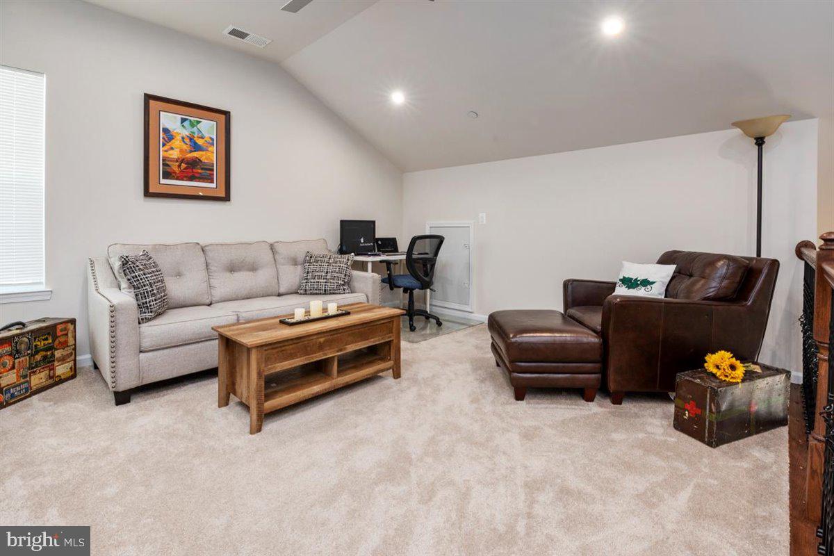 ELLICOTTS RETREAT - Residential