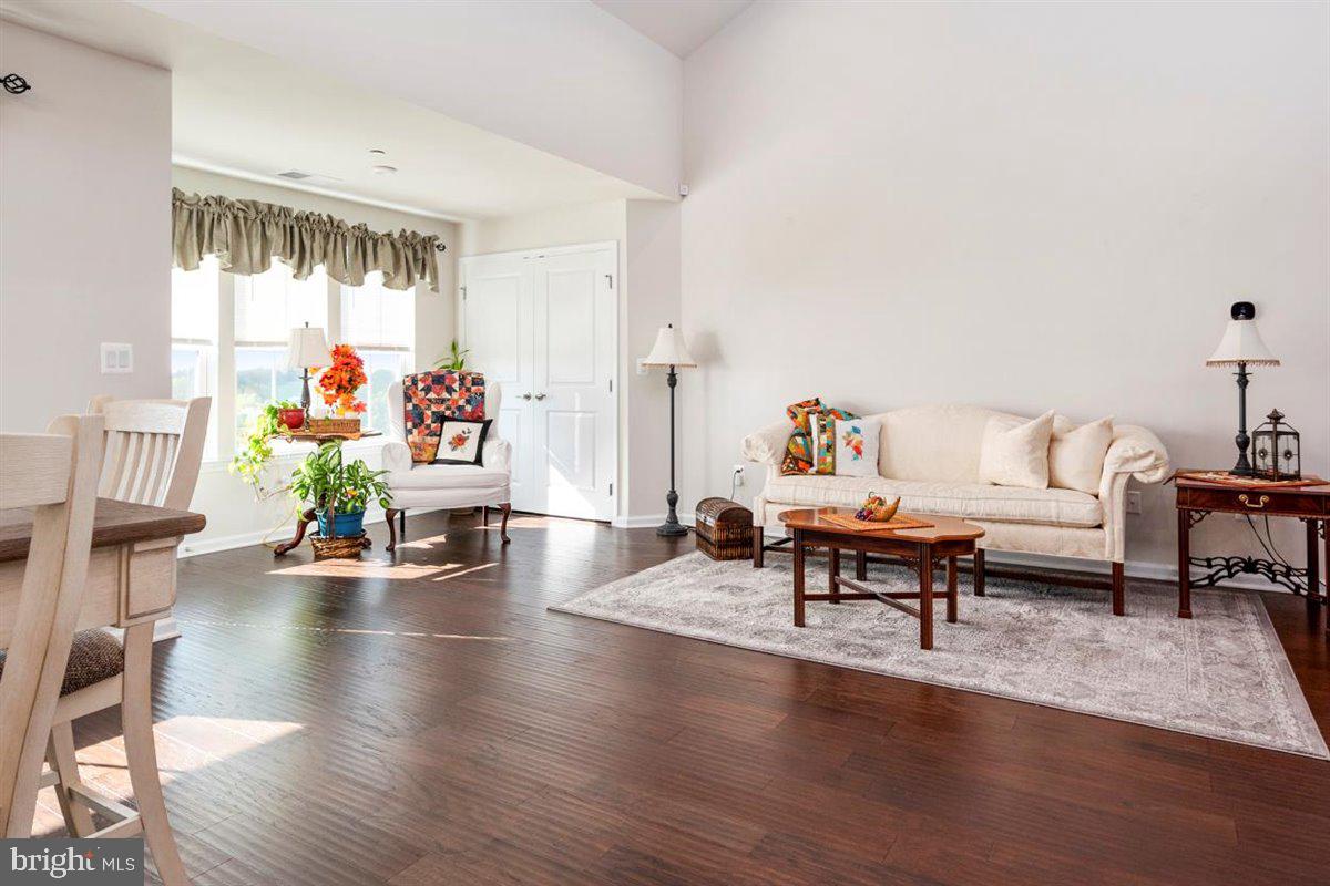 ELLICOTTS RETREAT - Residential