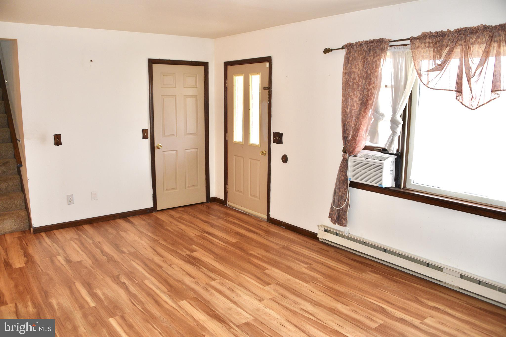 929 SYCAMORE LANE