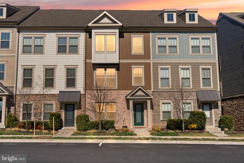 Photo of 1030 Cantina Terrace SE, LEESBURG, VA 20175 (MLS # VALO2117982)