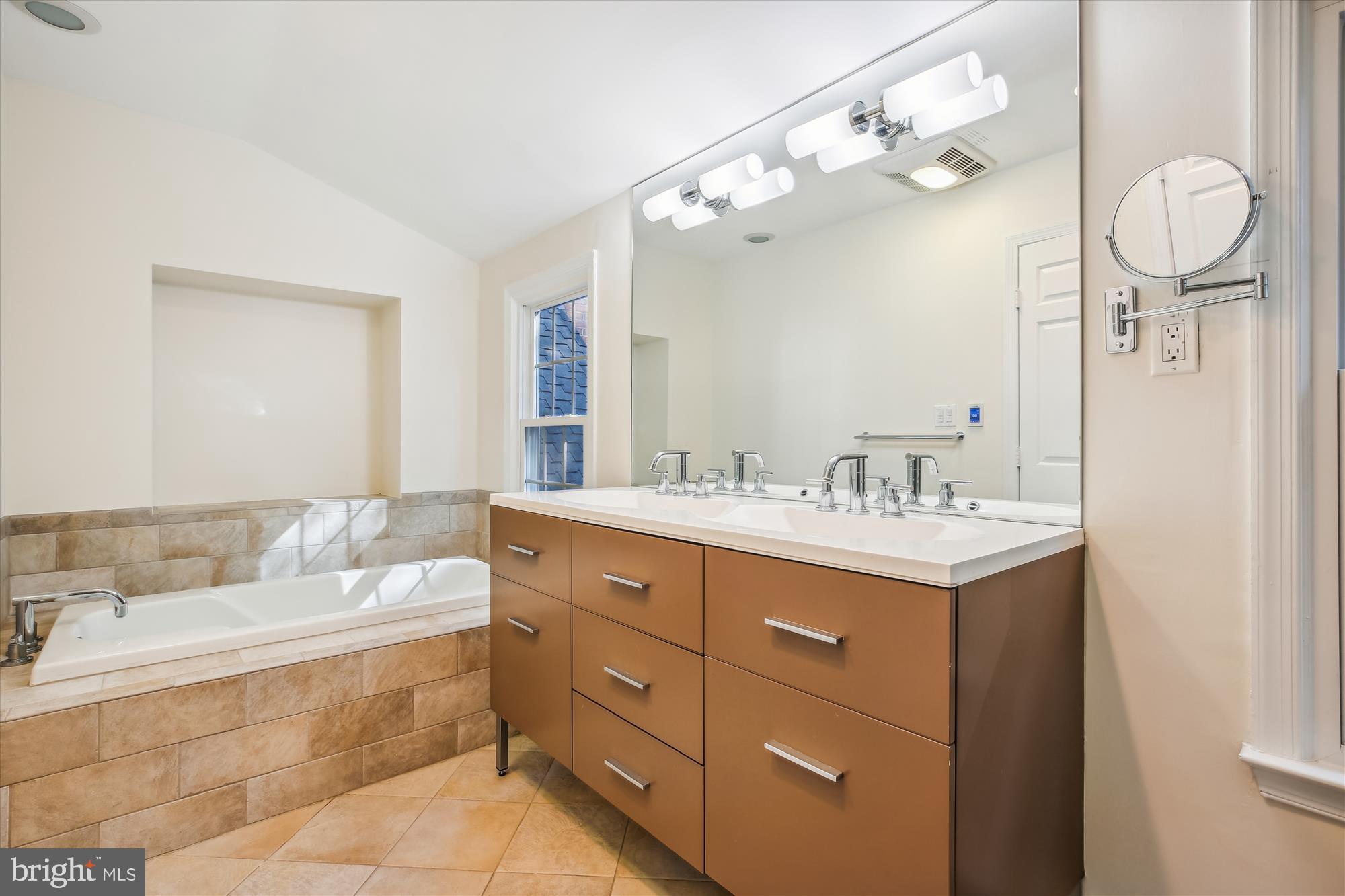 SAYBROOKE - Residential