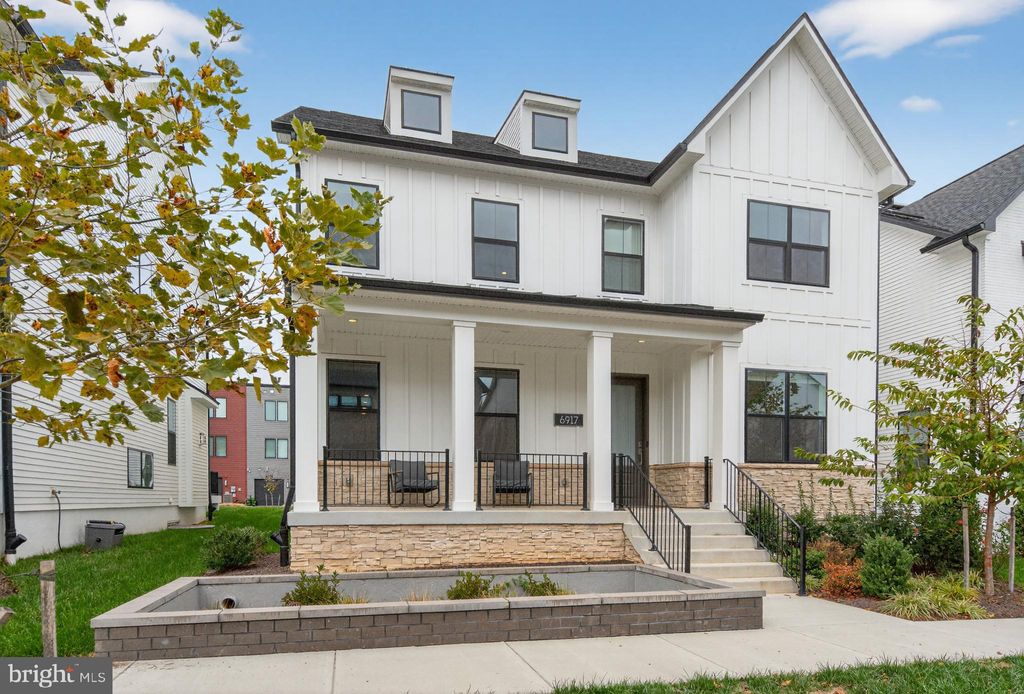 Photo of 6917 Silver Linden St, BETHESDA, MD 20817 (MLS # MDMC2202202)