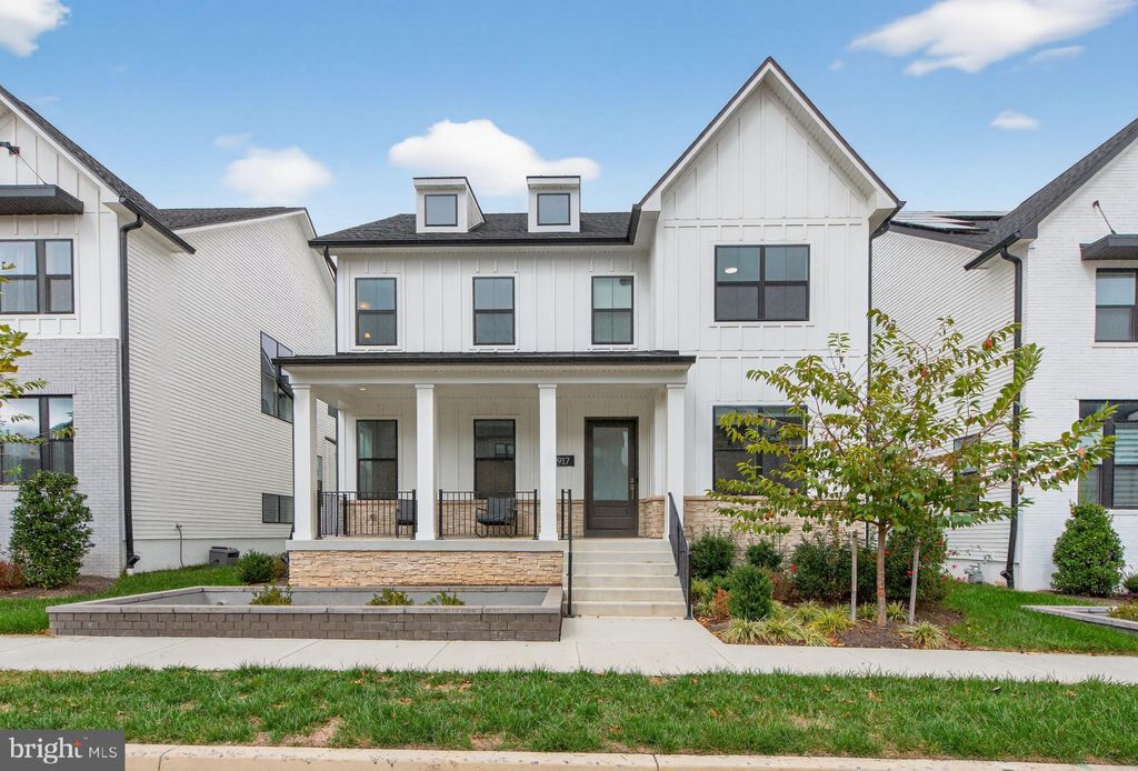 Photo of 6917 Silver Linden St, BETHESDA, MD 20817 (MLS # MDMC2202202)