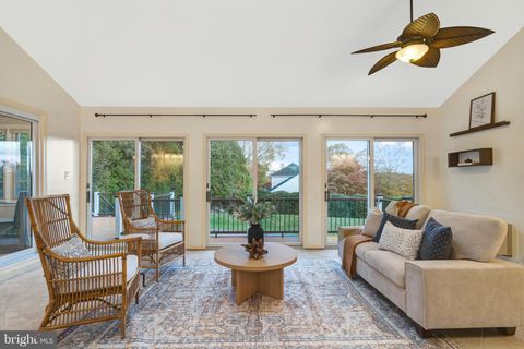 1332 CARPERS FARM WAY VIENNA VA 22182