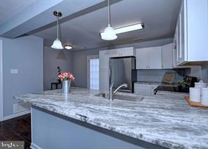 VILLAGE OF PAWNEE - Residential Lease