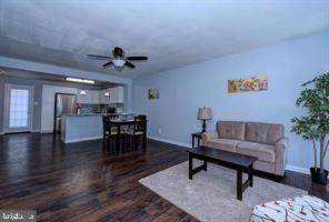 VILLAGE OF PAWNEE - Residential Lease