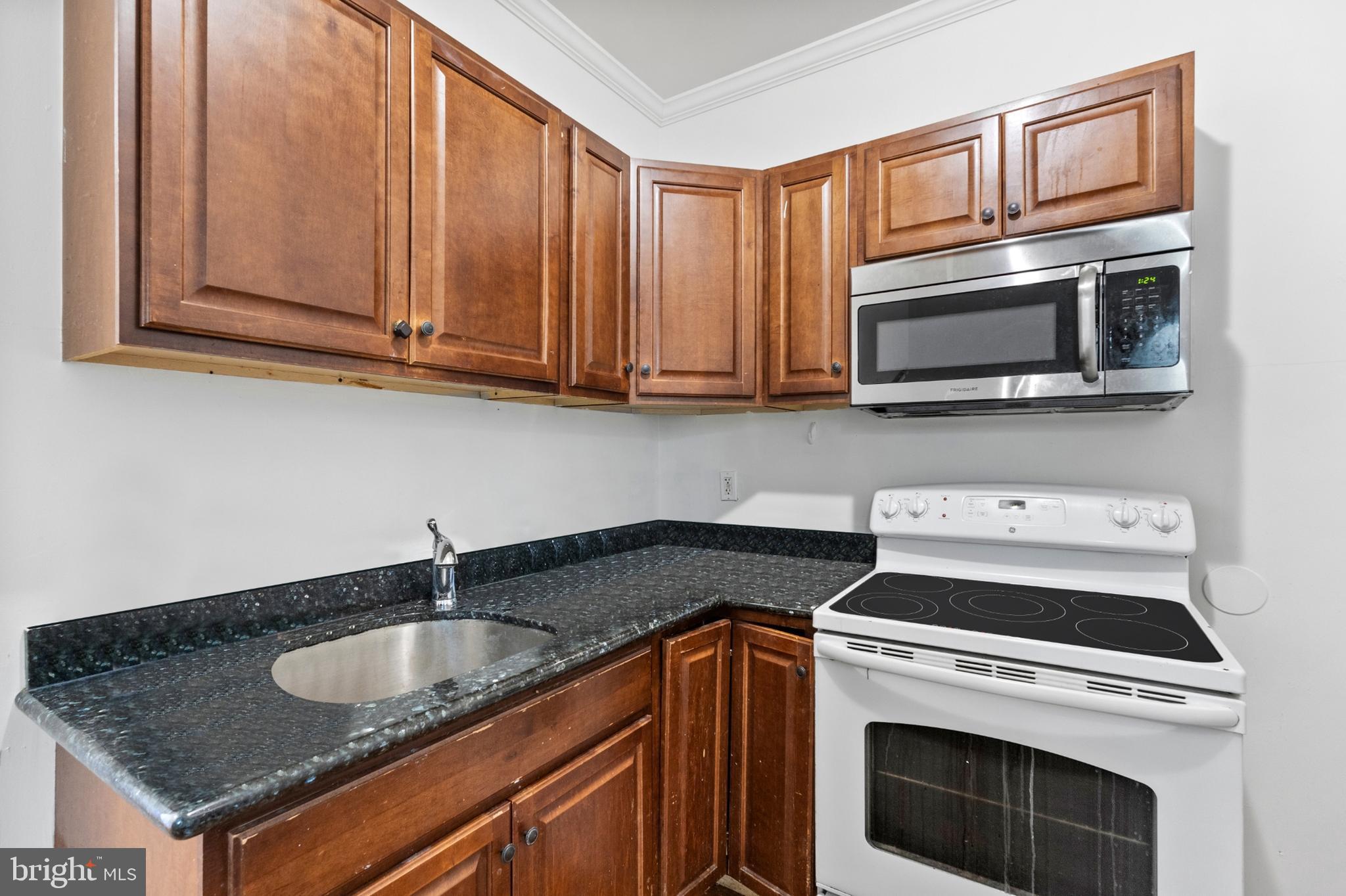 TEMPLE UNIVERSITY - Residential Lease