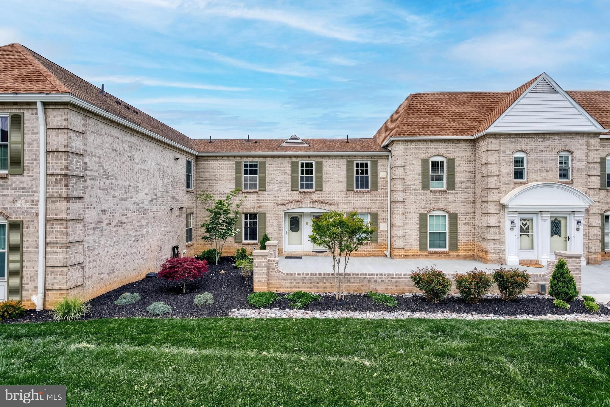 1000 COUNTRY CLUB ROAD 8