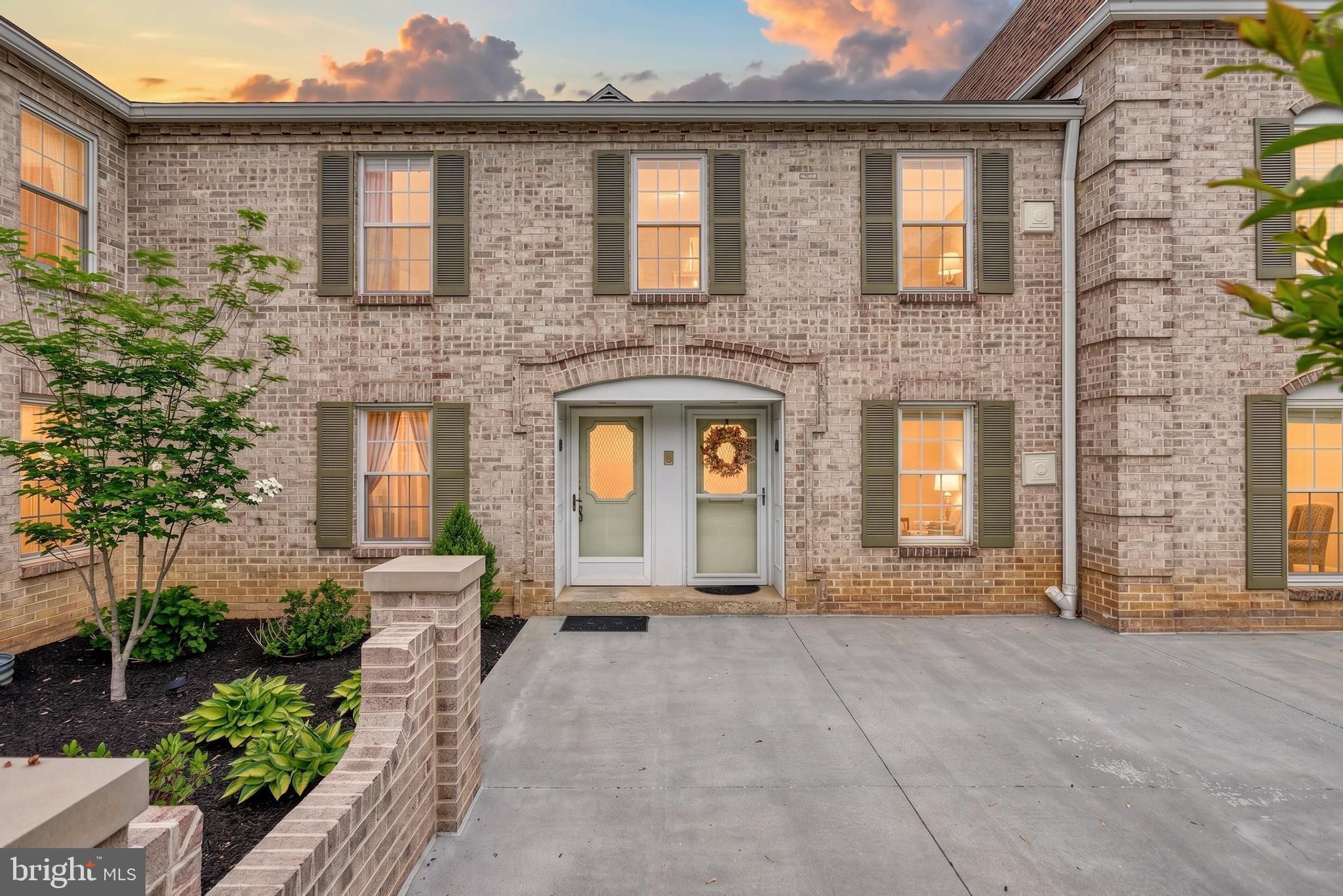 1000 COUNTRY CLUB ROAD 8