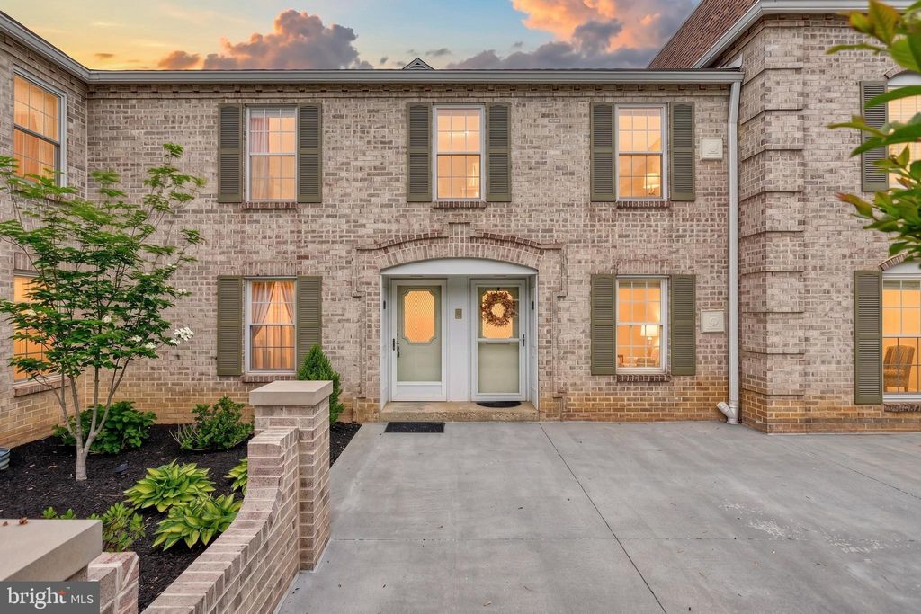 Photo of 1000 Country Club Road #8, YORK, PA 17403 (MLS # PAYK2102604)