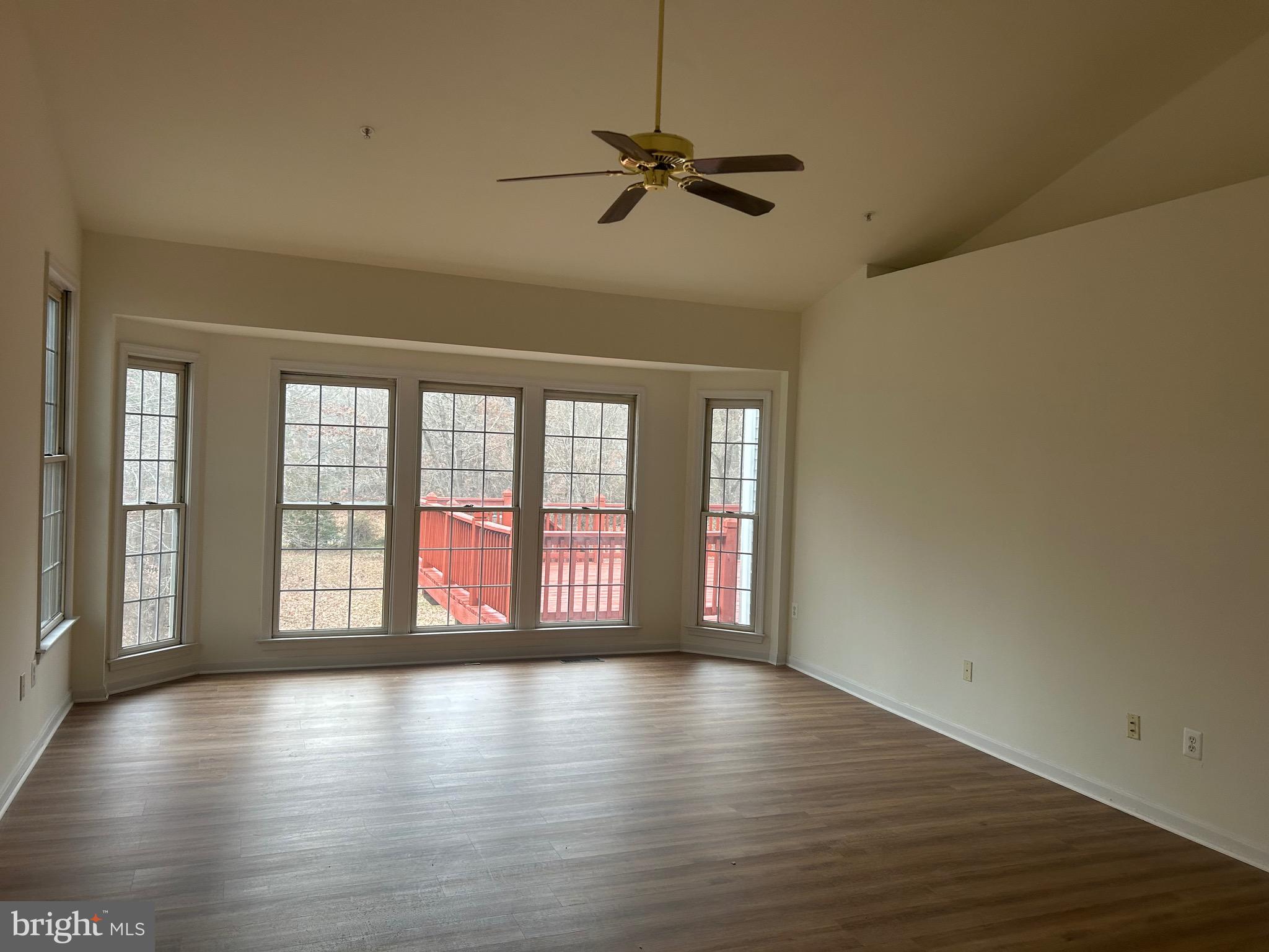 HUNTERS POINTE - Residential