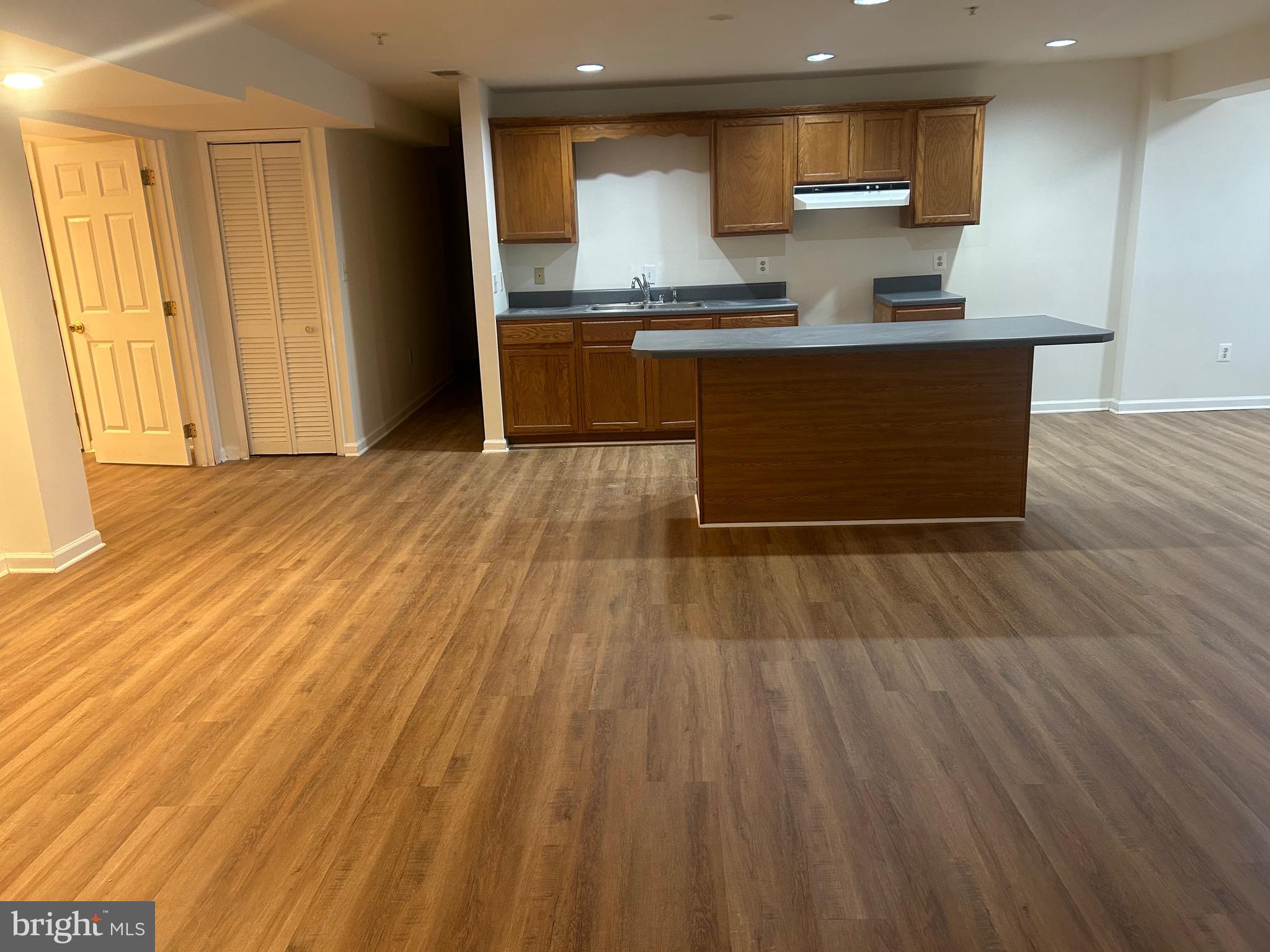 HUNTERS POINTE - Residential