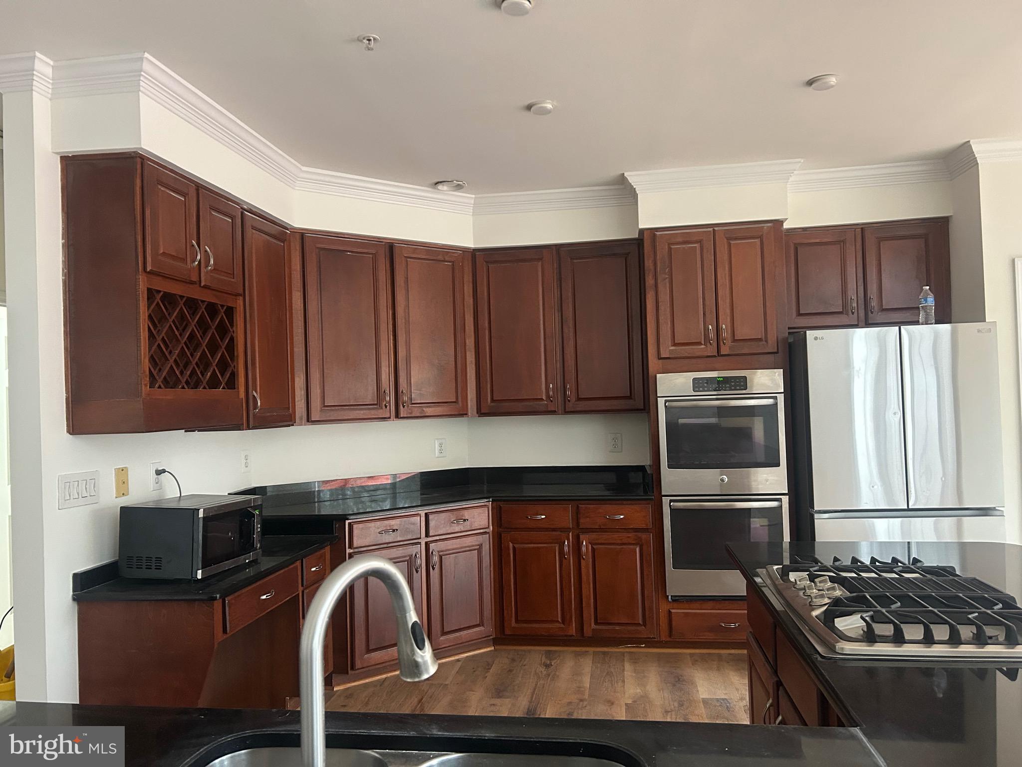 HUNTERS POINTE - Residential