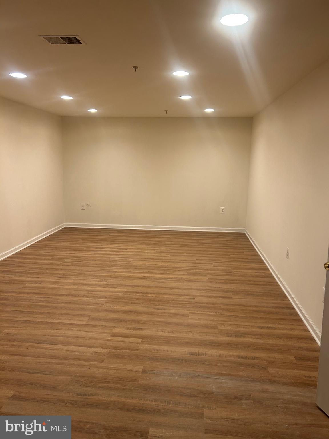 HUNTERS POINTE - Residential