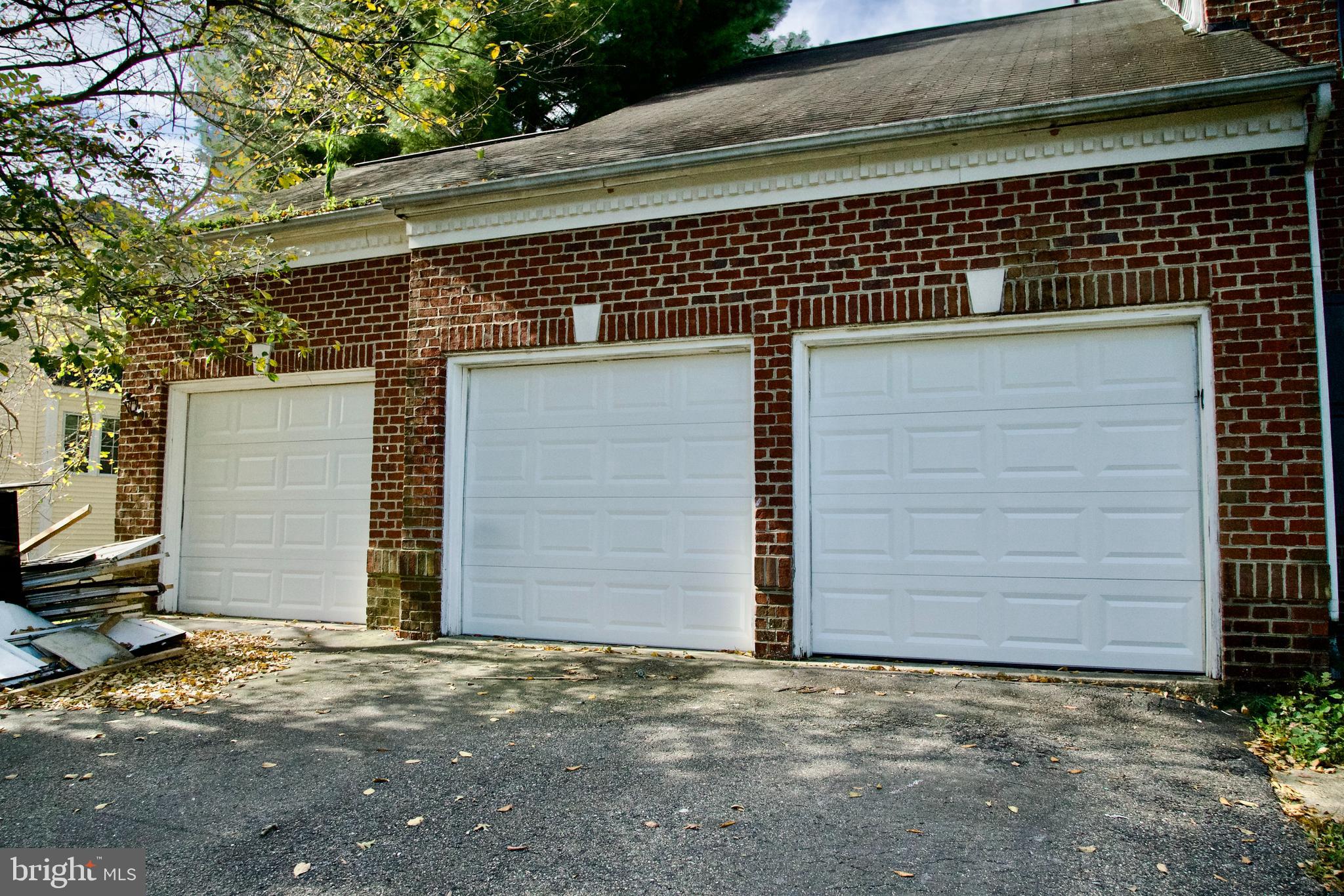 HUNTERS POINTE - Residential