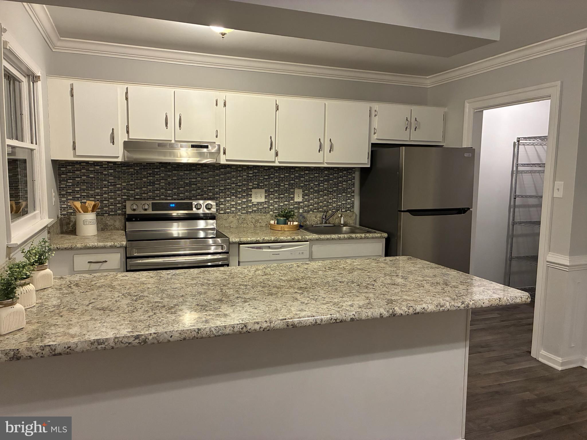 LONDONTOWNE - Residential Lease