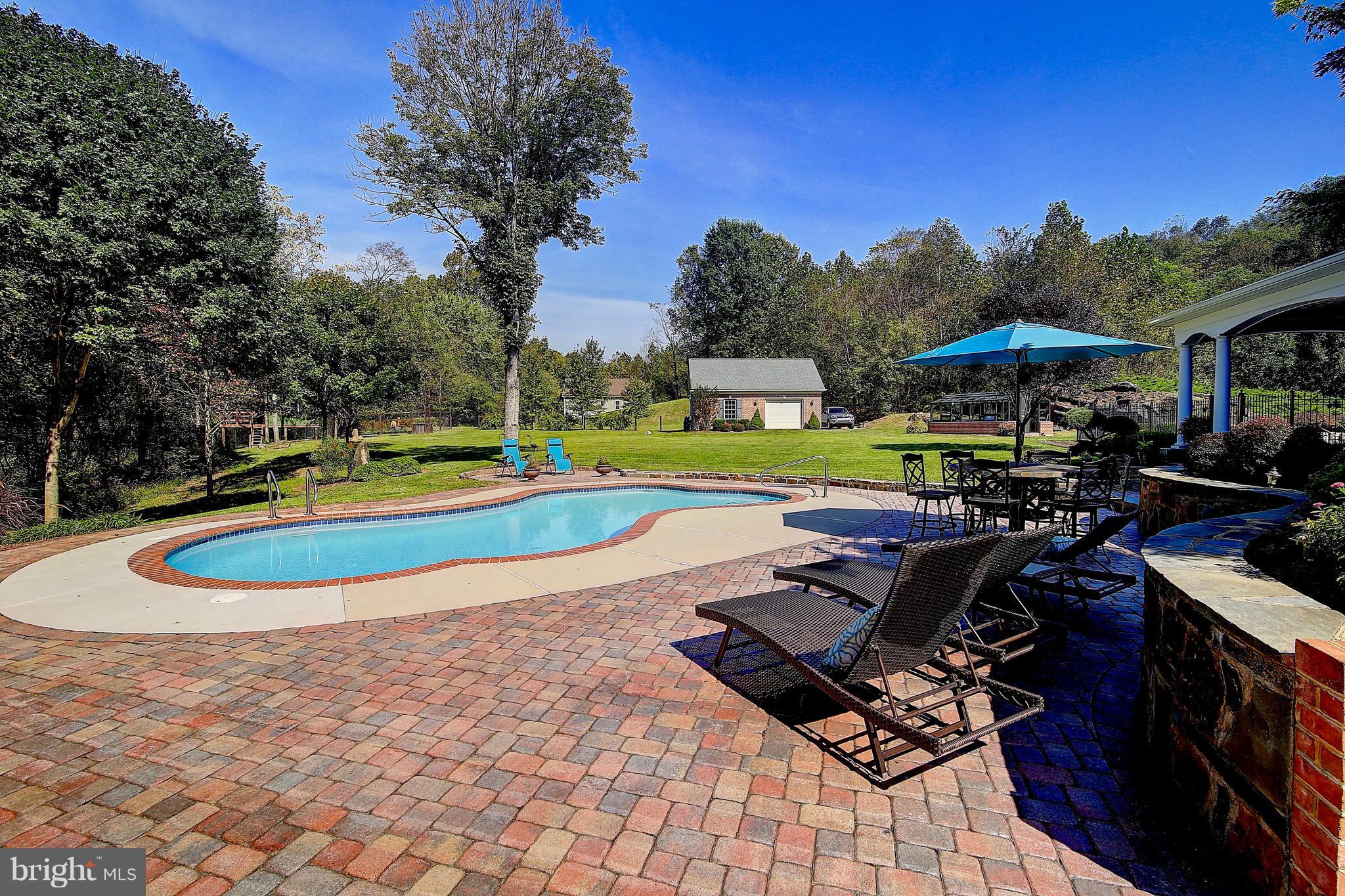 CROSSINGS ON THE POTOMAC - Residential