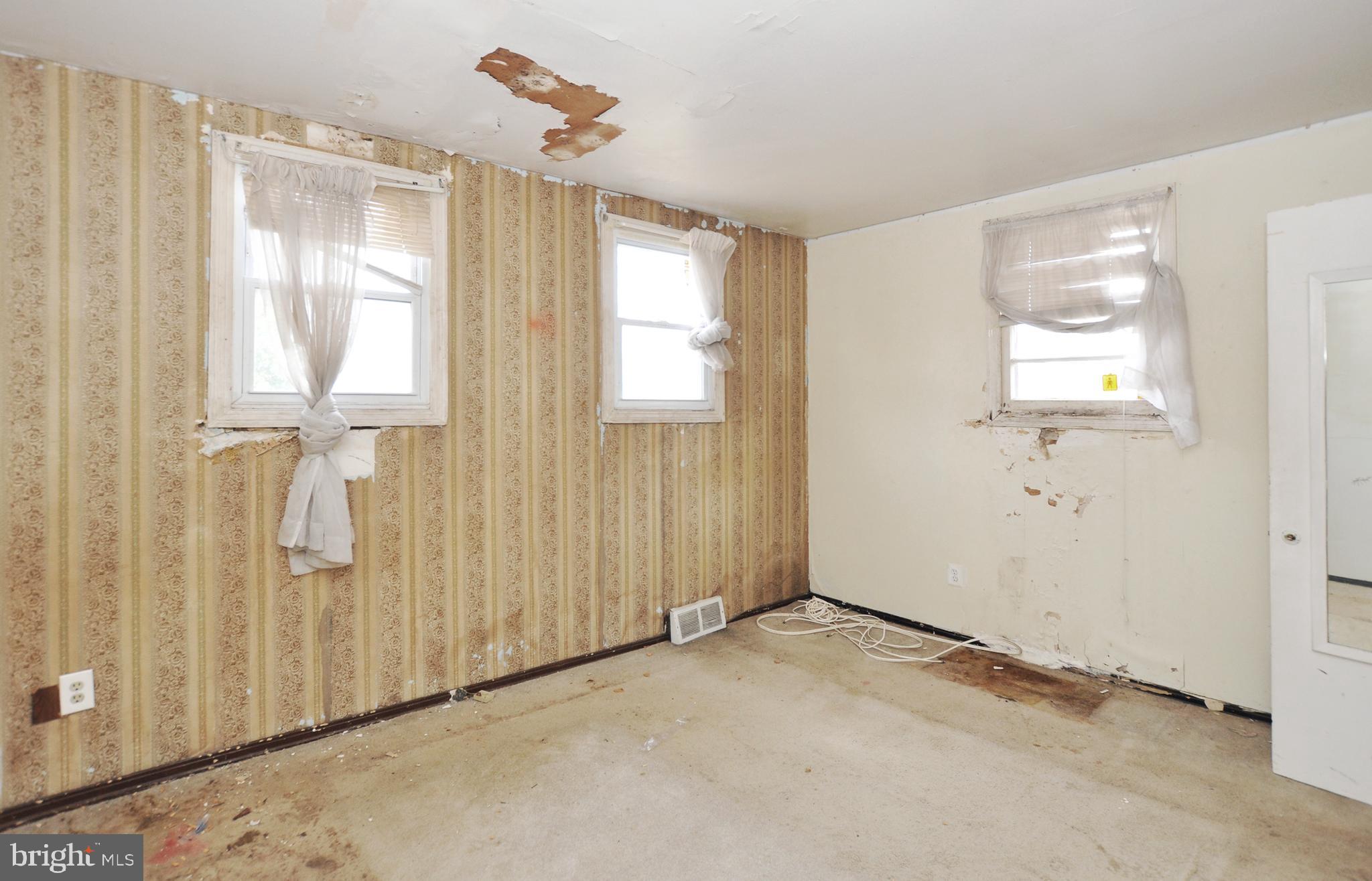 EAST RIVERDALE - Residential