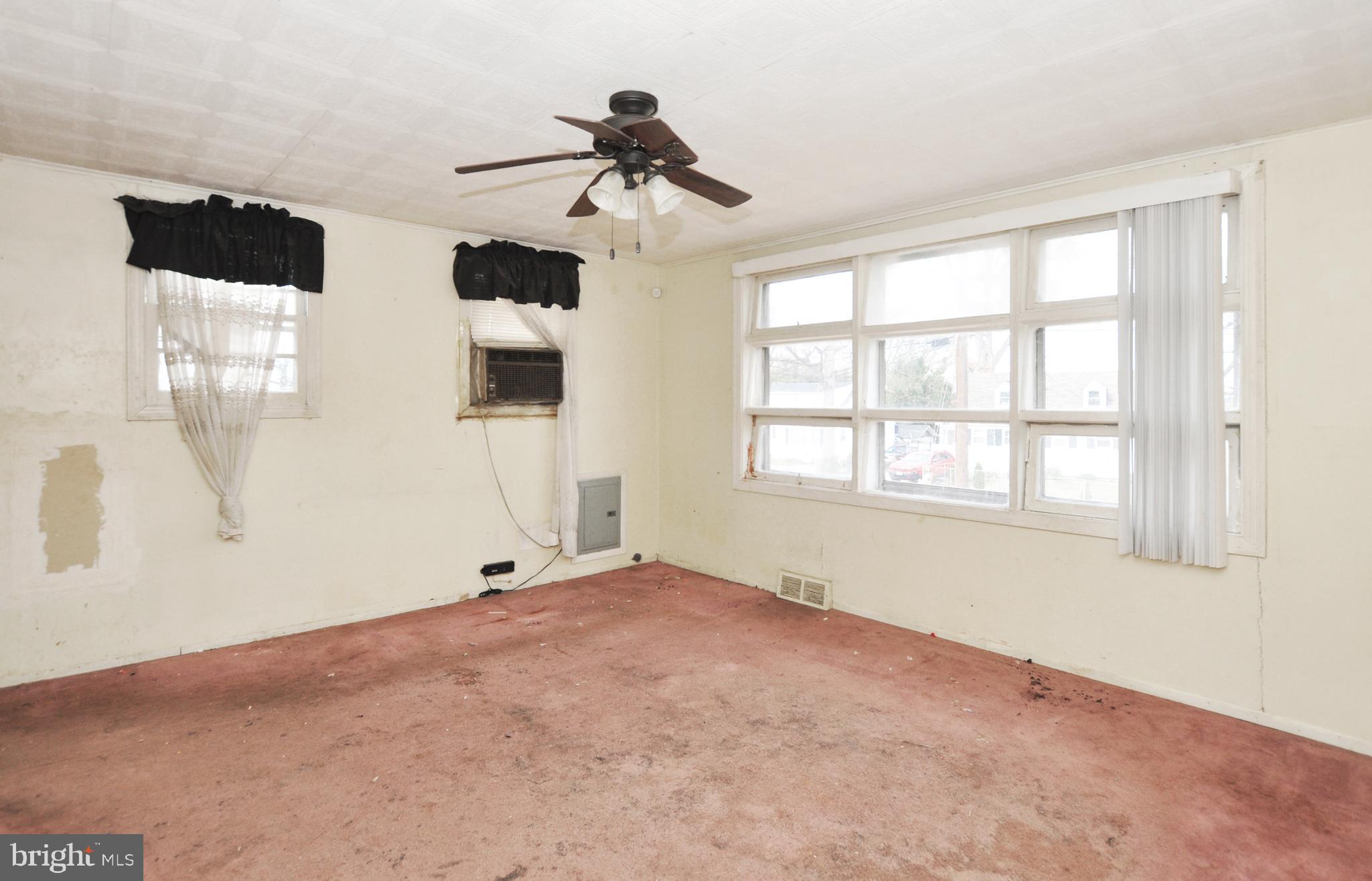 EAST RIVERDALE - Residential