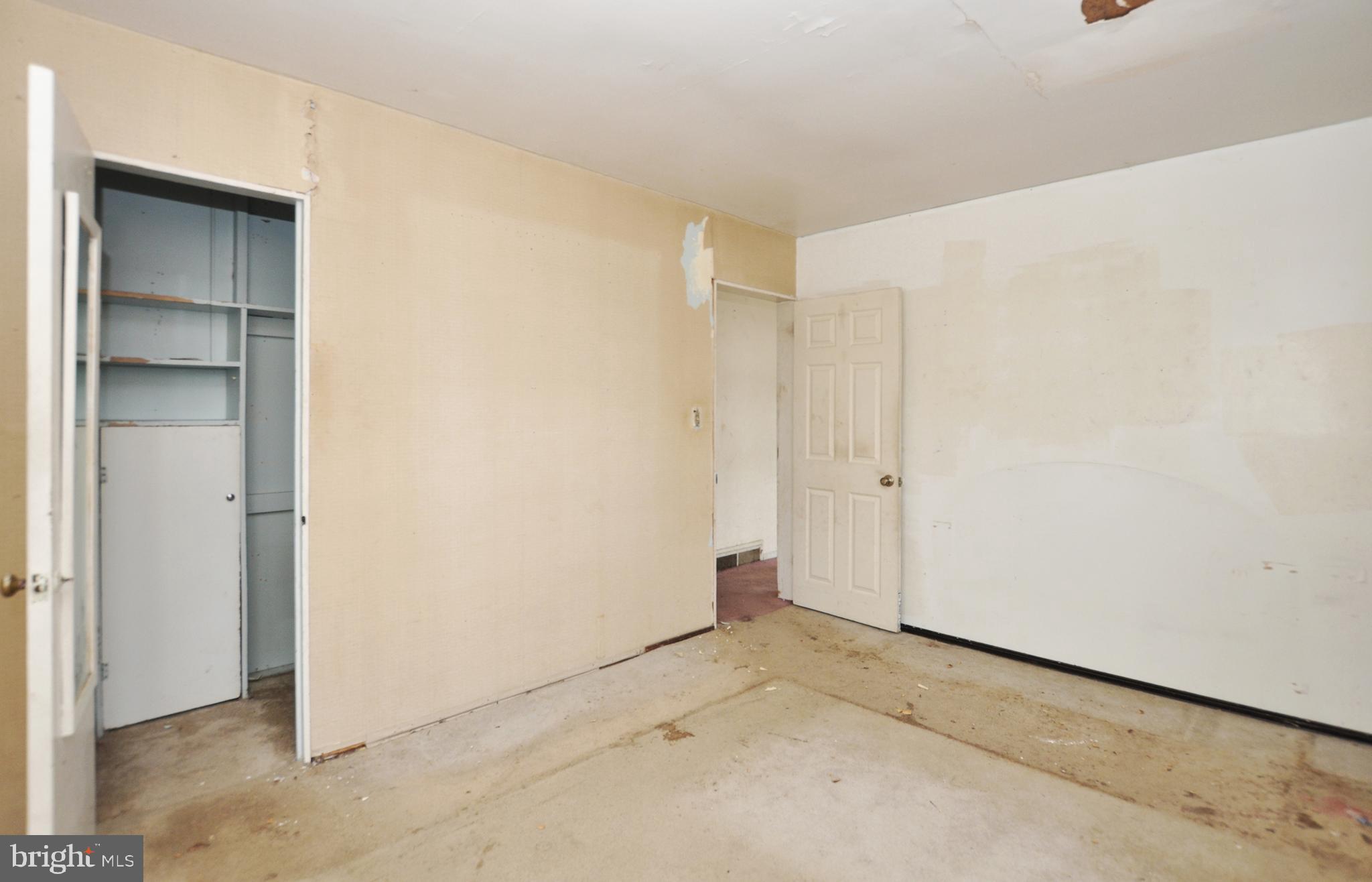 EAST RIVERDALE - Residential