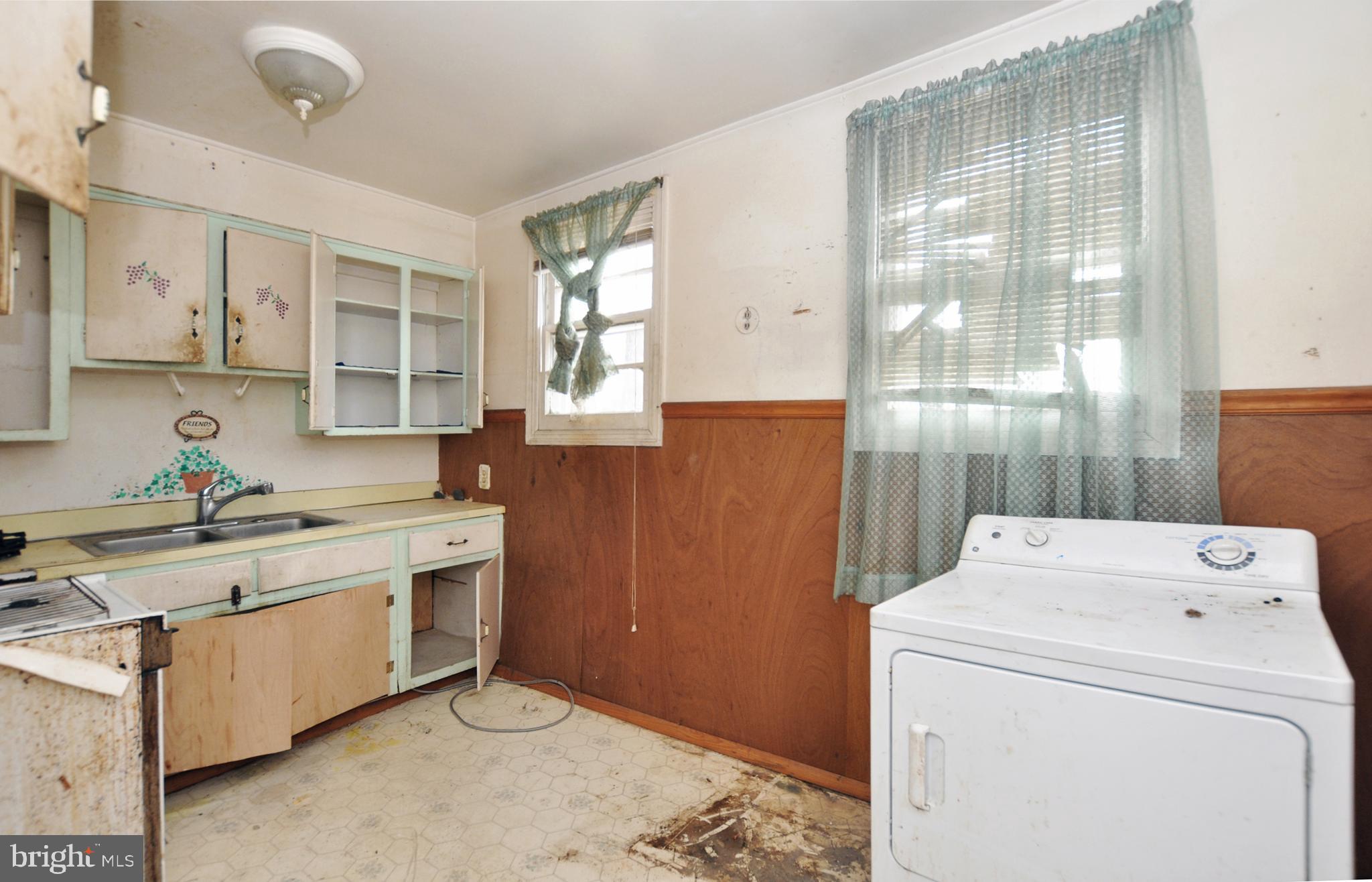 EAST RIVERDALE - Residential