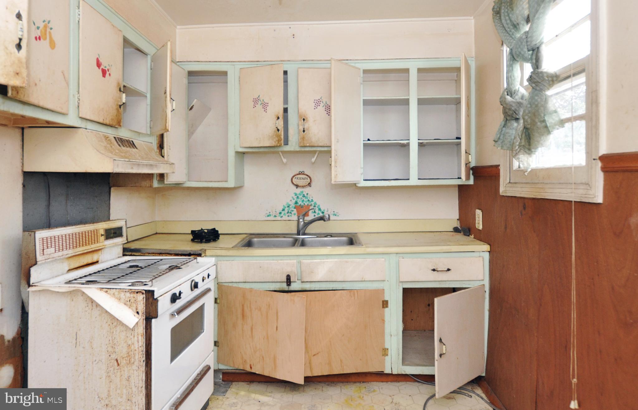 EAST RIVERDALE - Residential