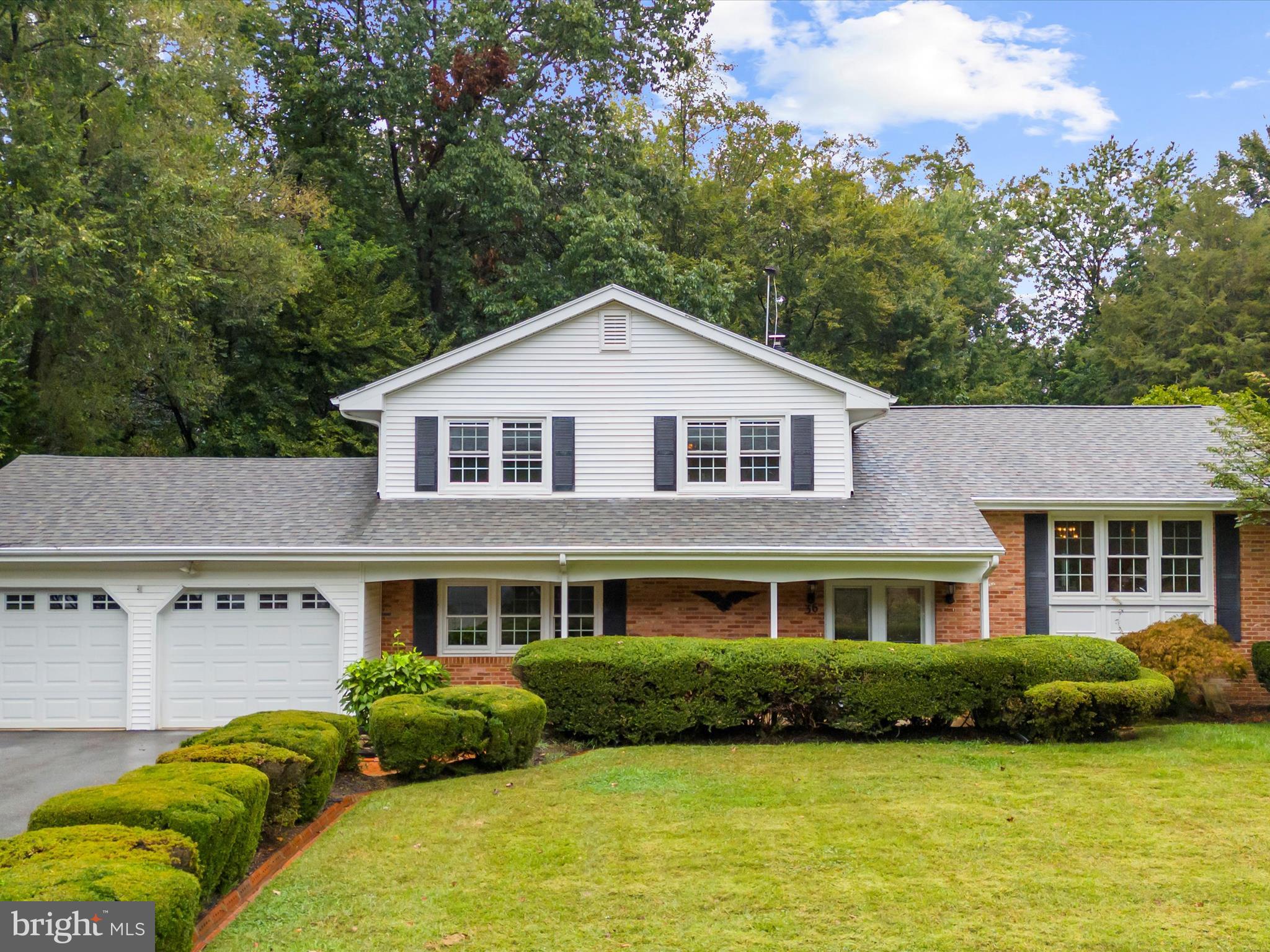 HIDDEN HILLS - Residential