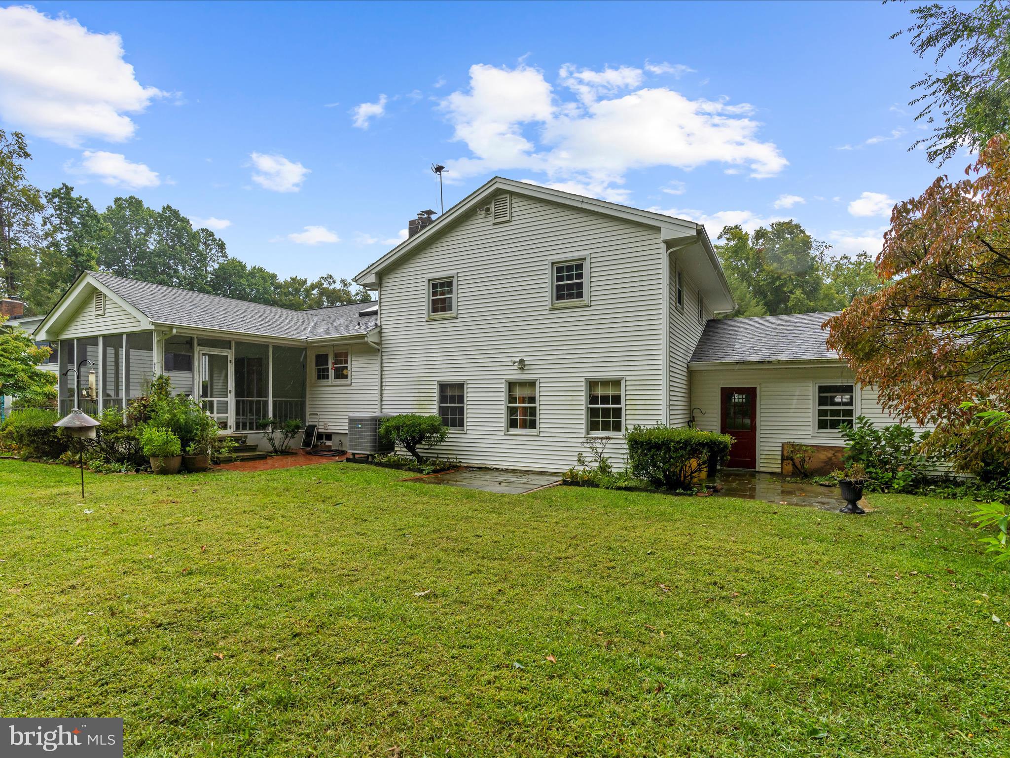 HIDDEN HILLS - Residential