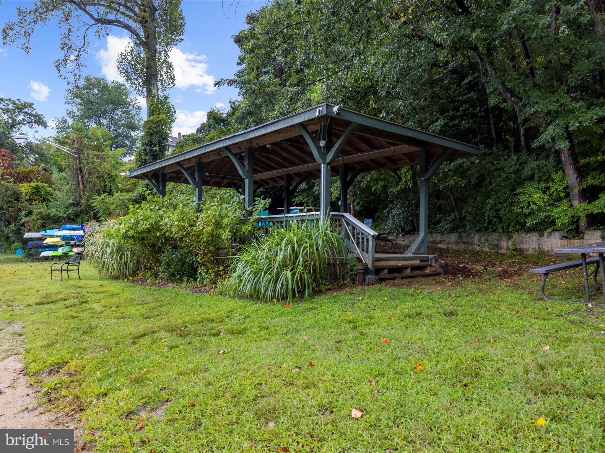 HIDDEN HILLS - Residential