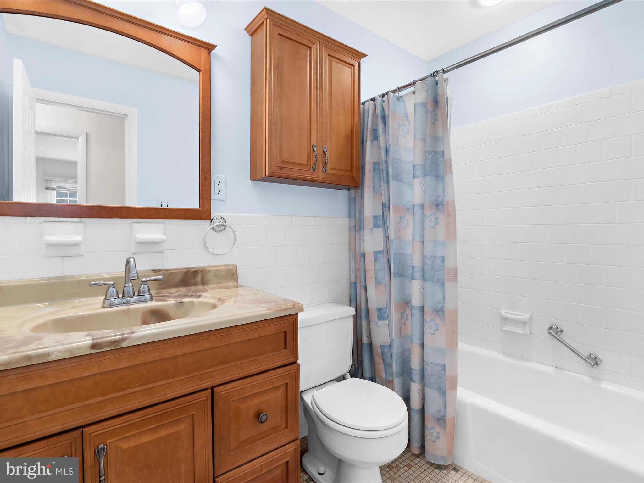 HIDDEN HILLS - Residential