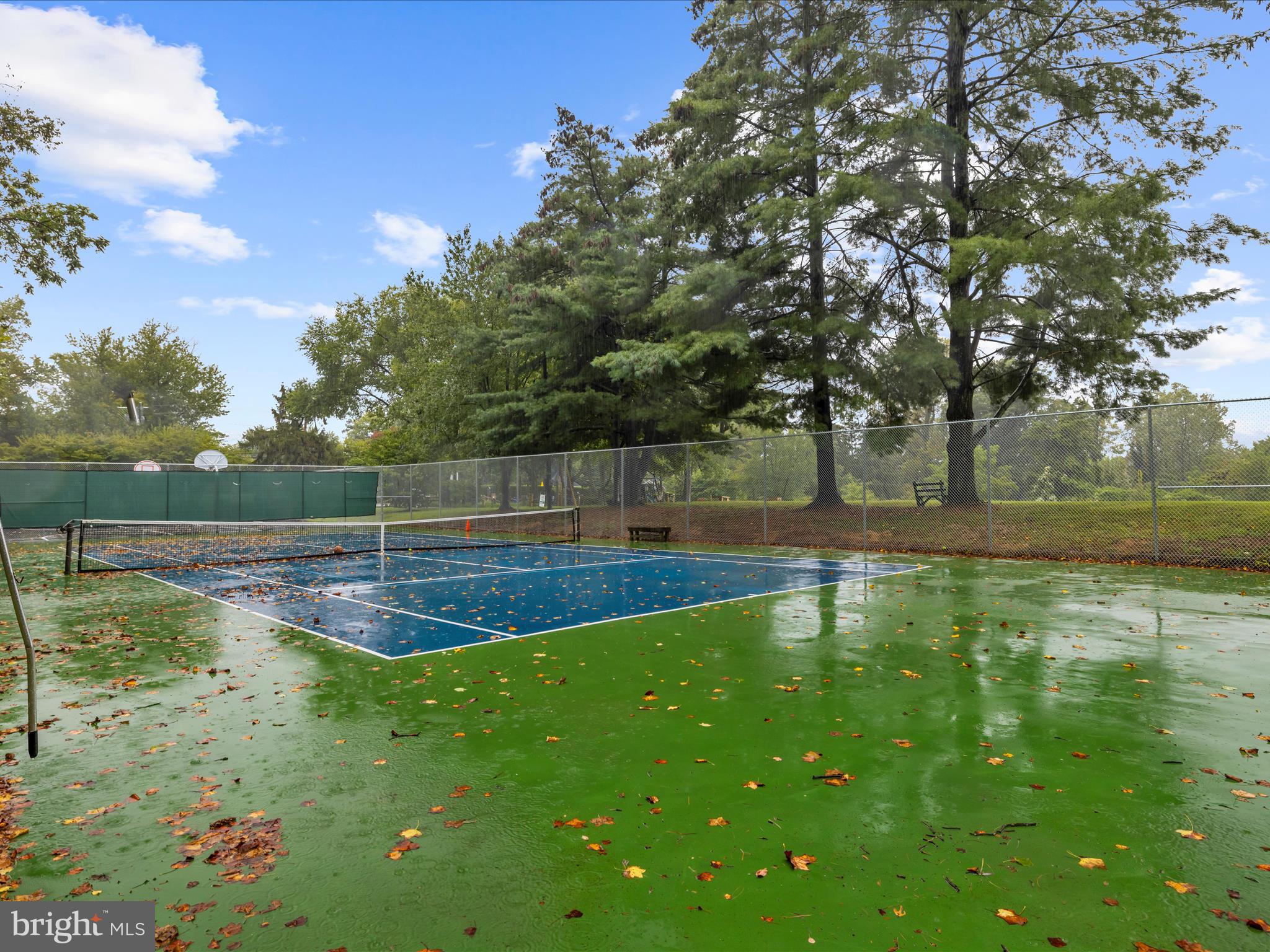 HIDDEN HILLS - Residential