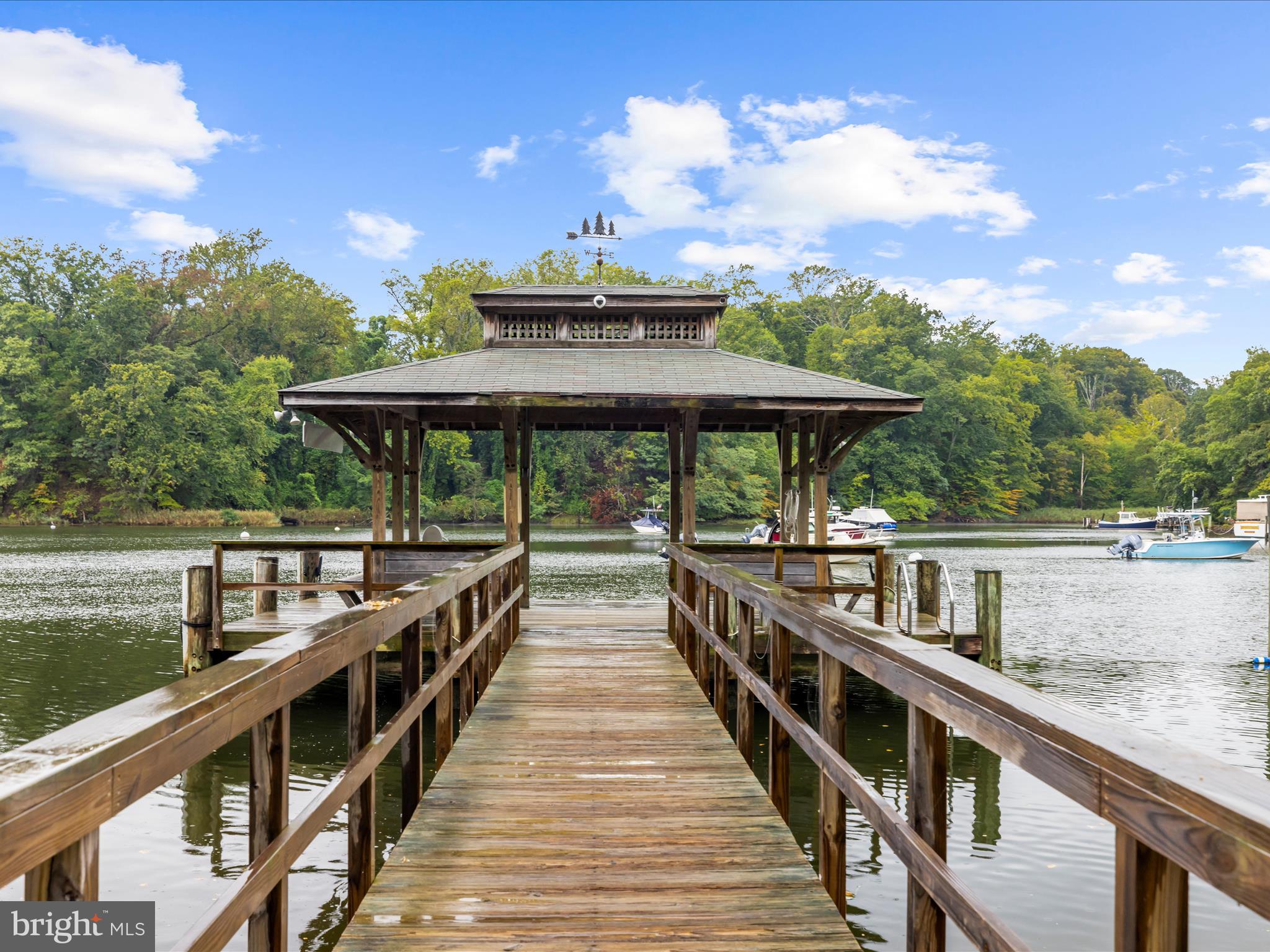 HIDDEN HILLS - Residential