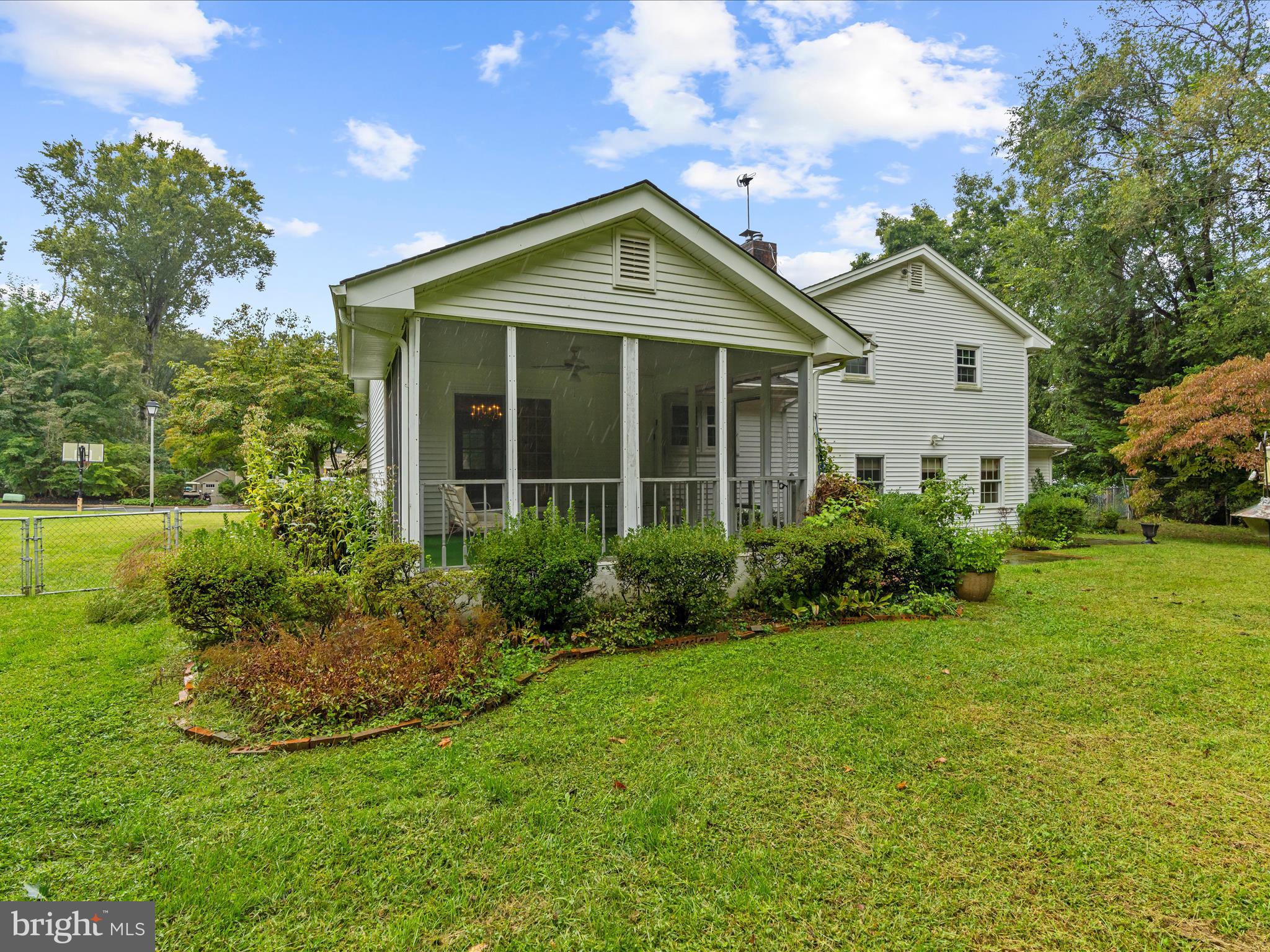 HIDDEN HILLS - Residential