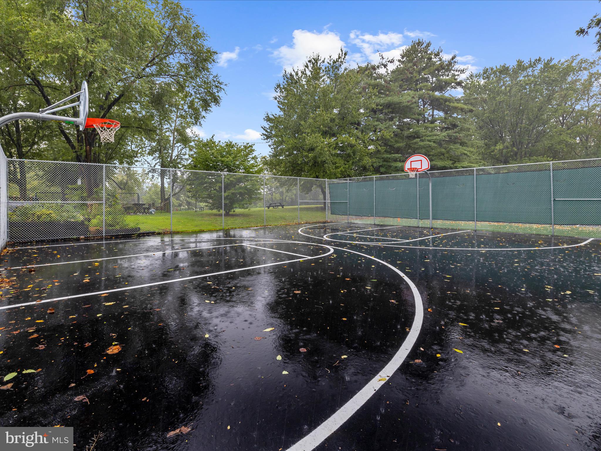 HIDDEN HILLS - Residential