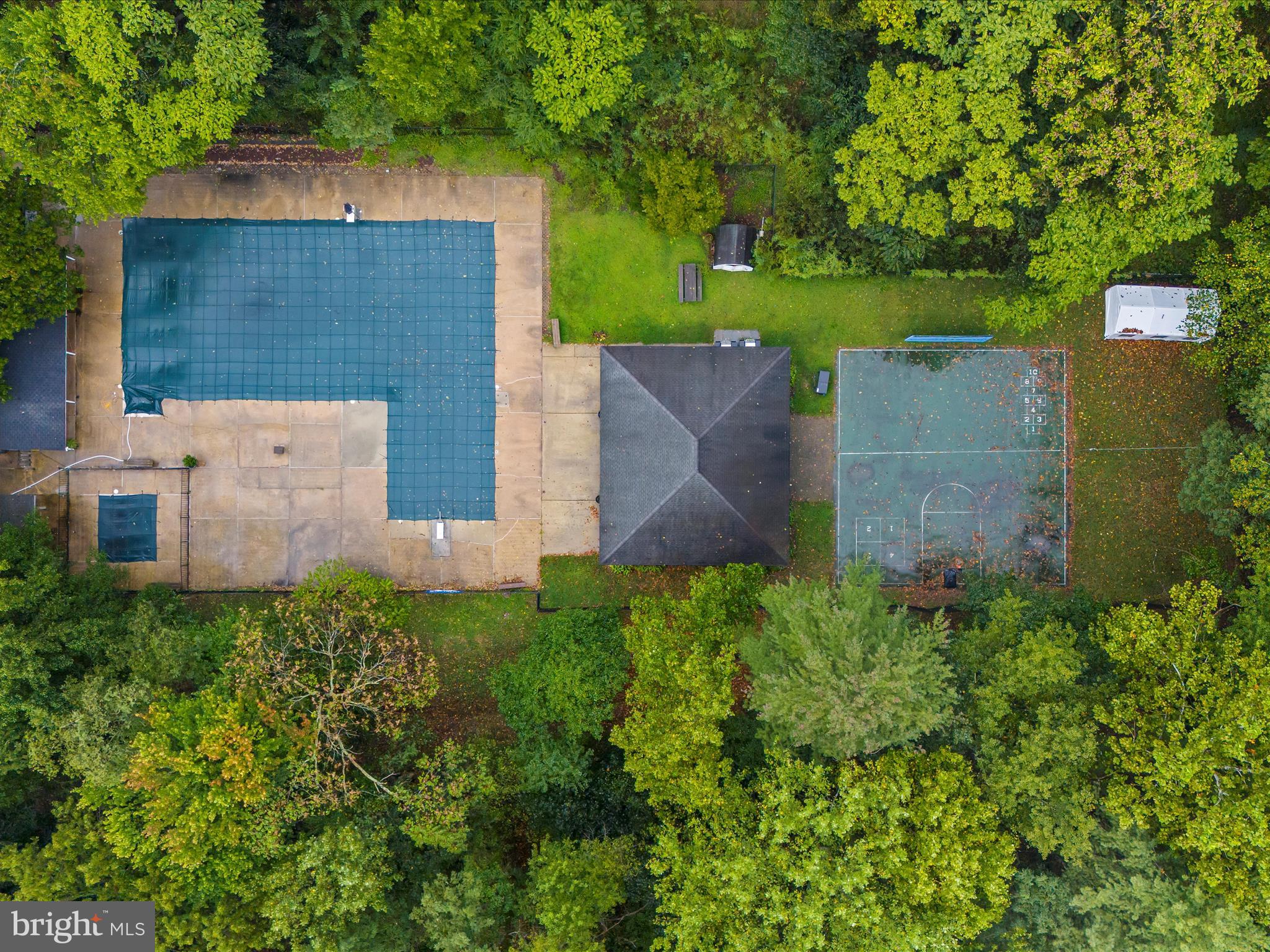 HIDDEN HILLS - Residential