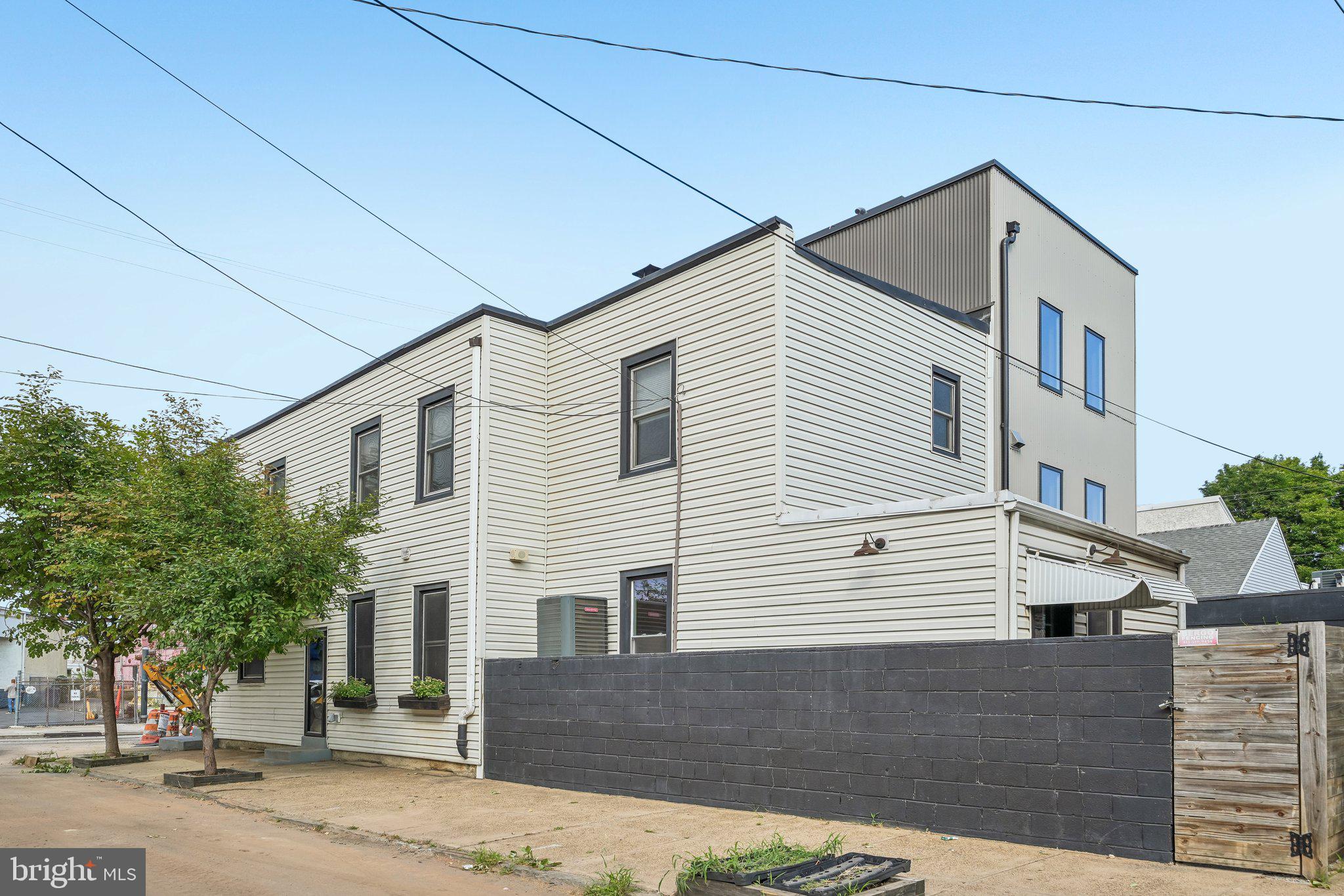 2615 E TIOGA STREET