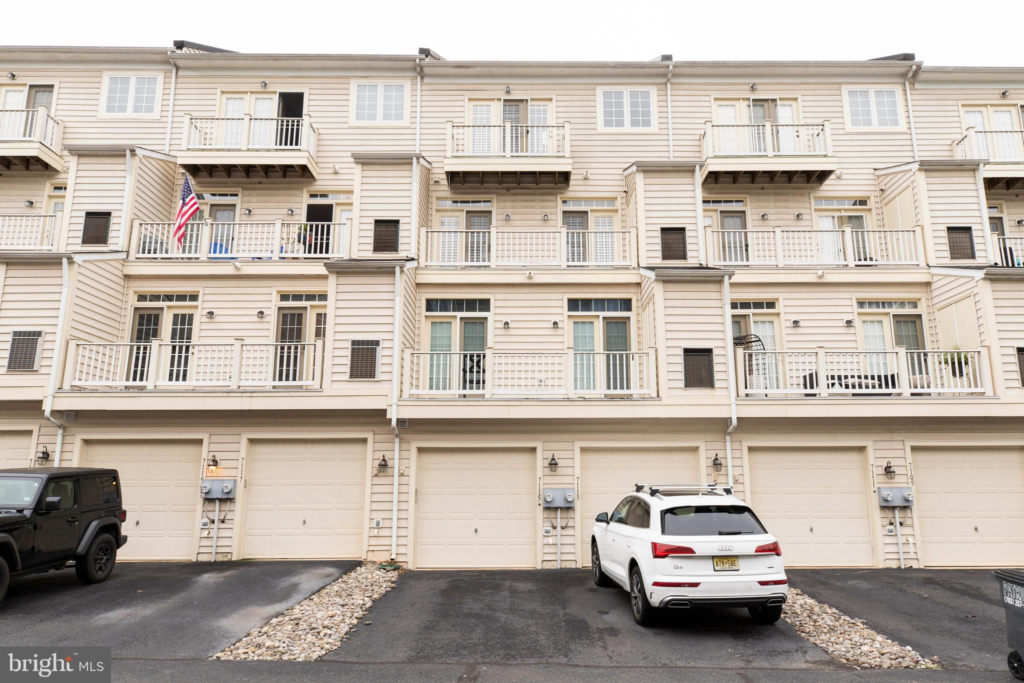 THE TOWNES AT VILLAGE PLACE - Residential